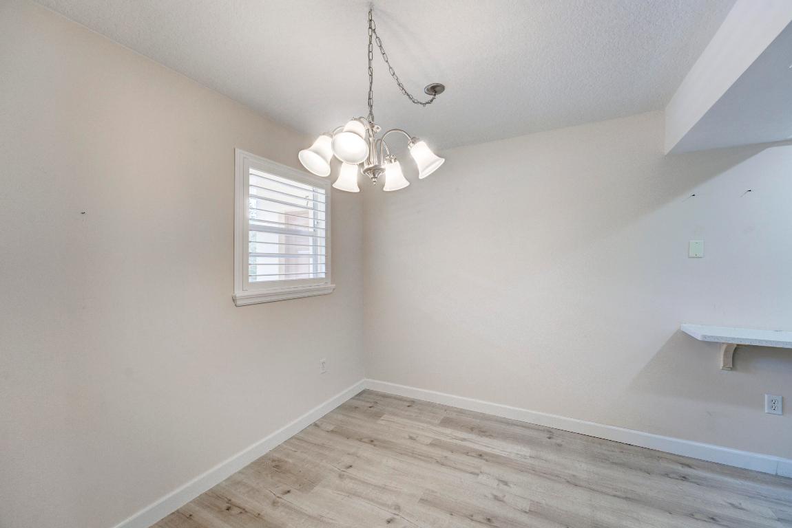 2600 S Kanner Highway V8