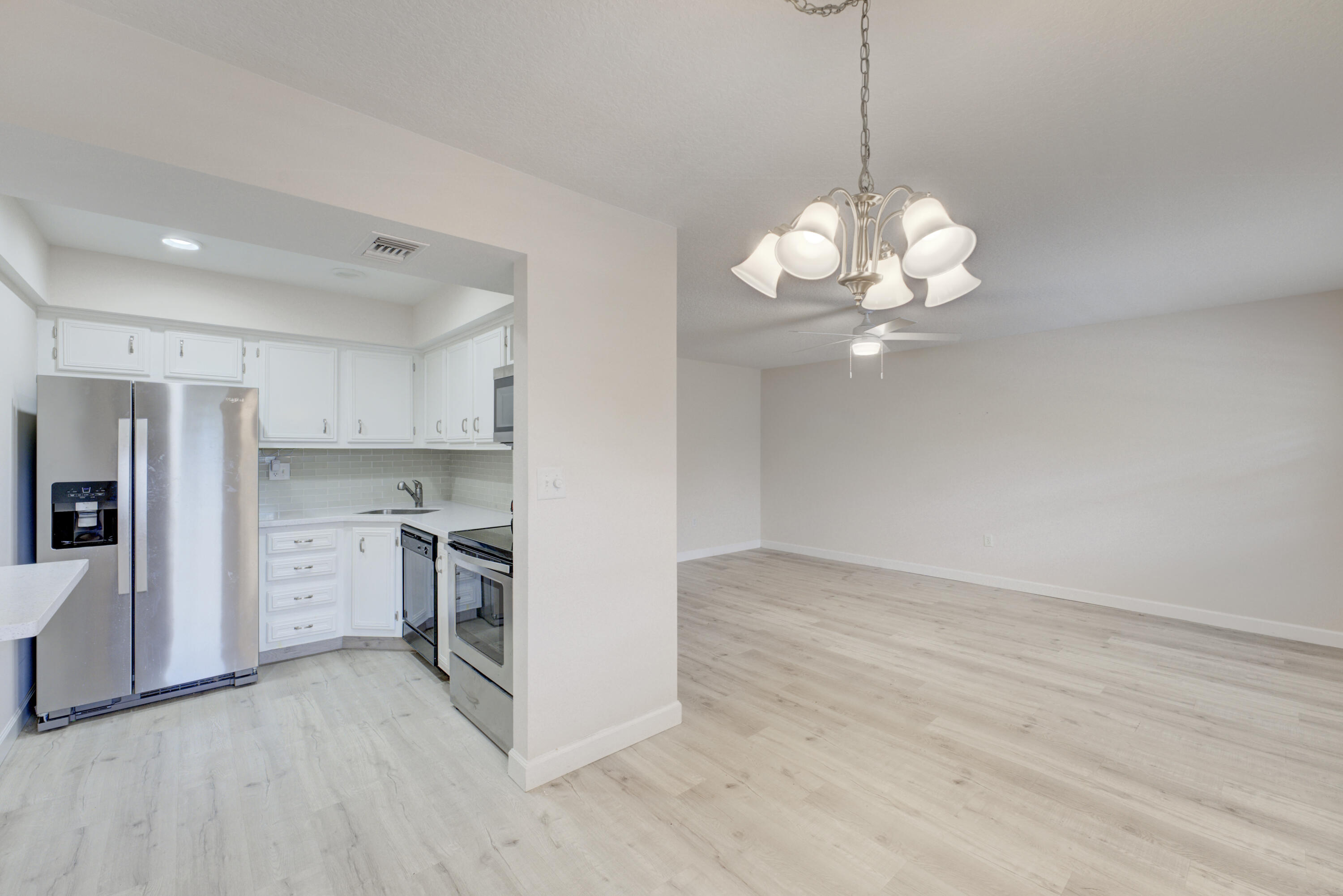 2600 S Kanner Highway V8