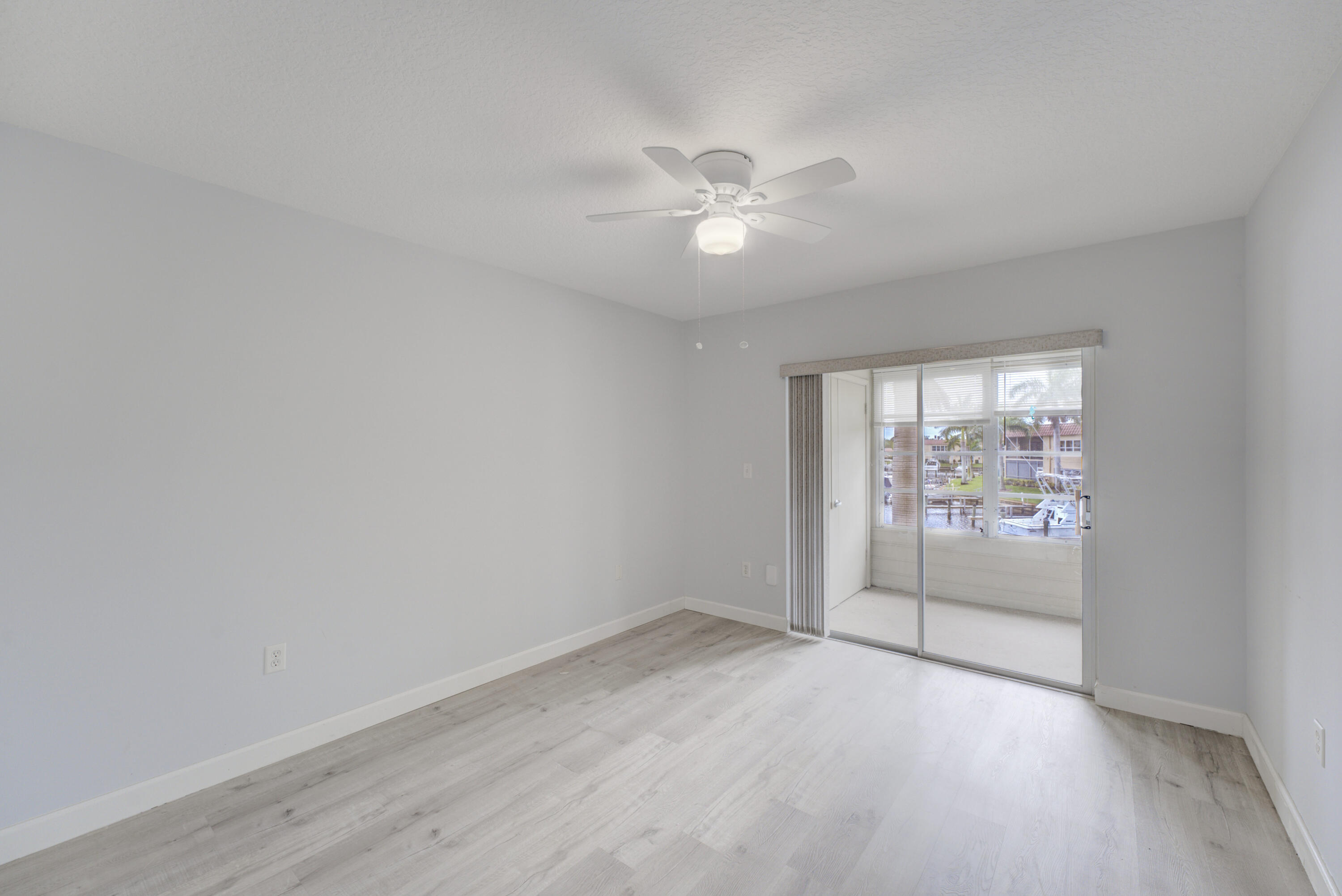 2600 S Kanner Highway V8