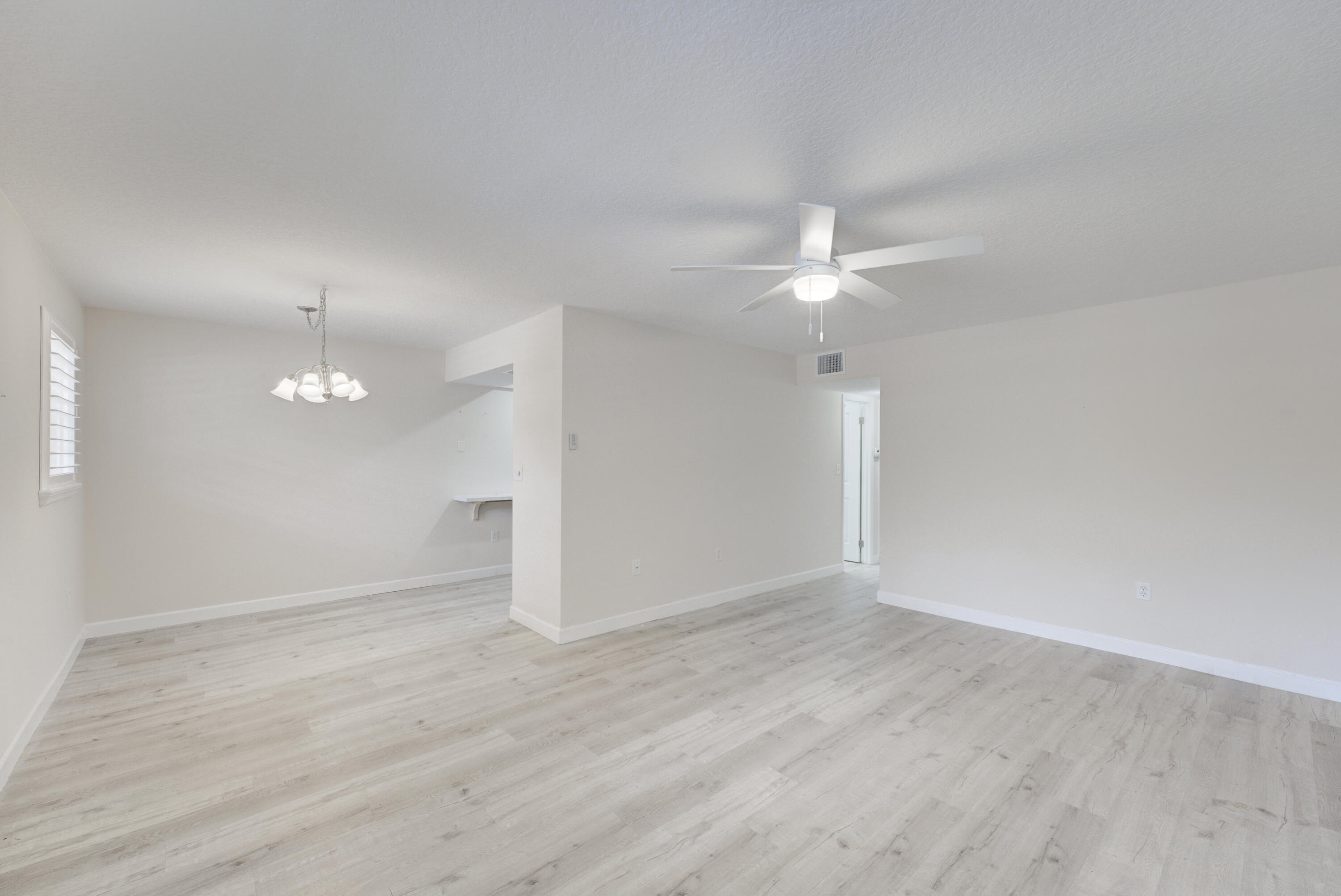 2600 S Kanner Highway V8