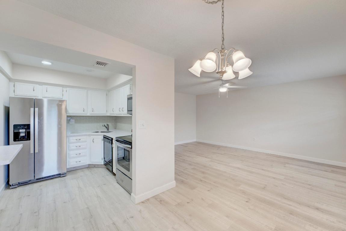 2600 S Kanner Highway V8