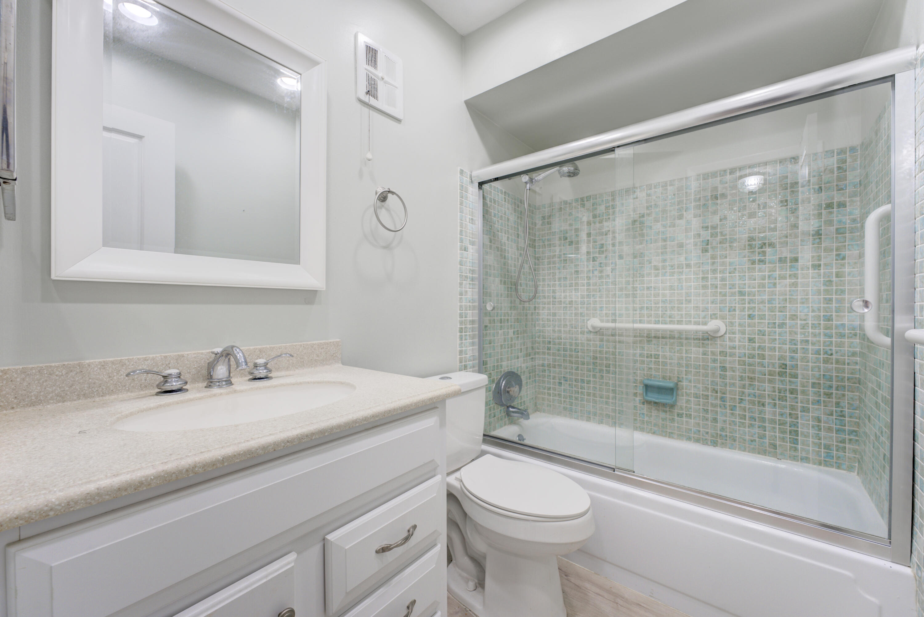 2600 S Kanner Highway V8