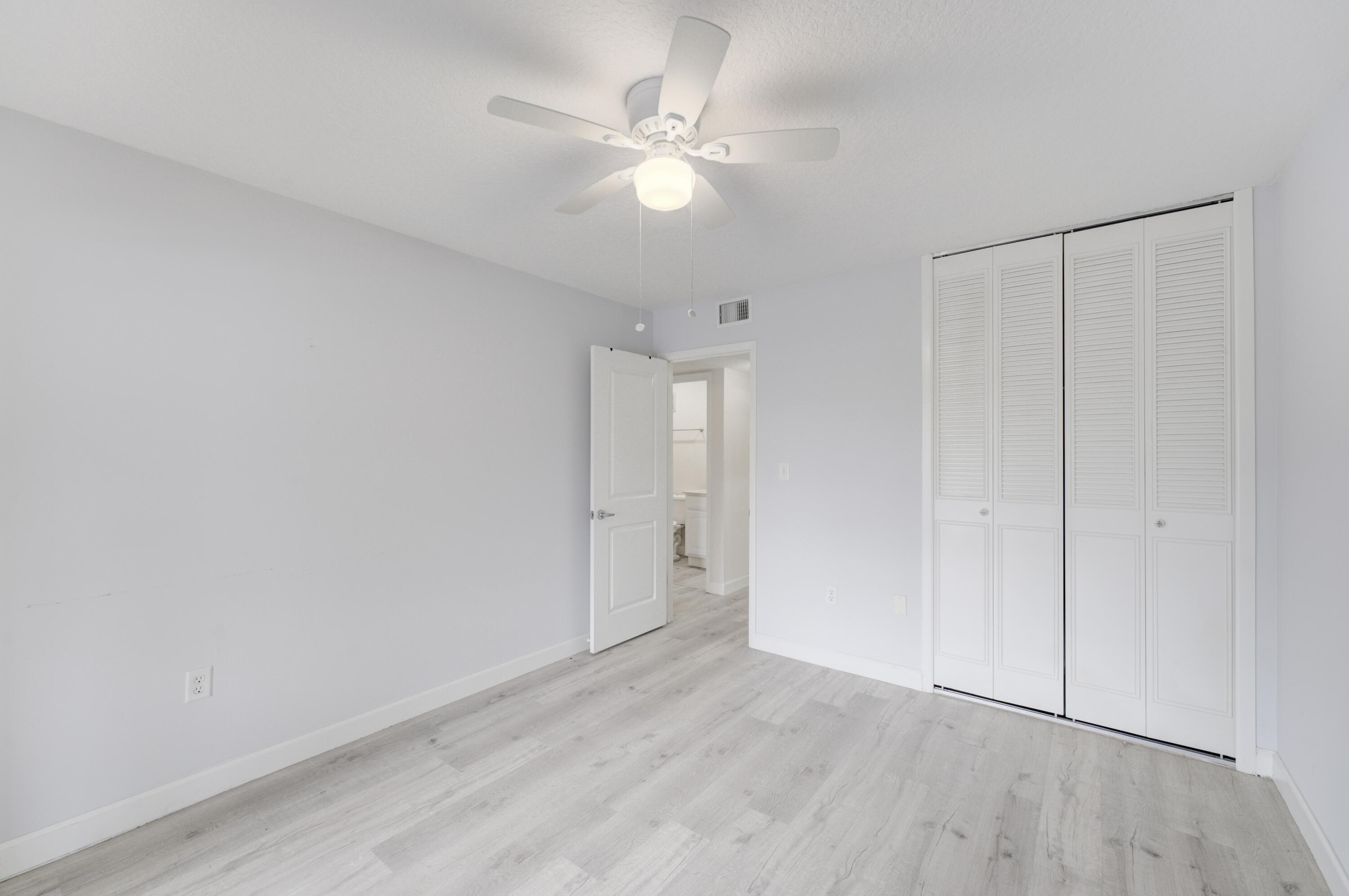 2600 S Kanner Highway V8