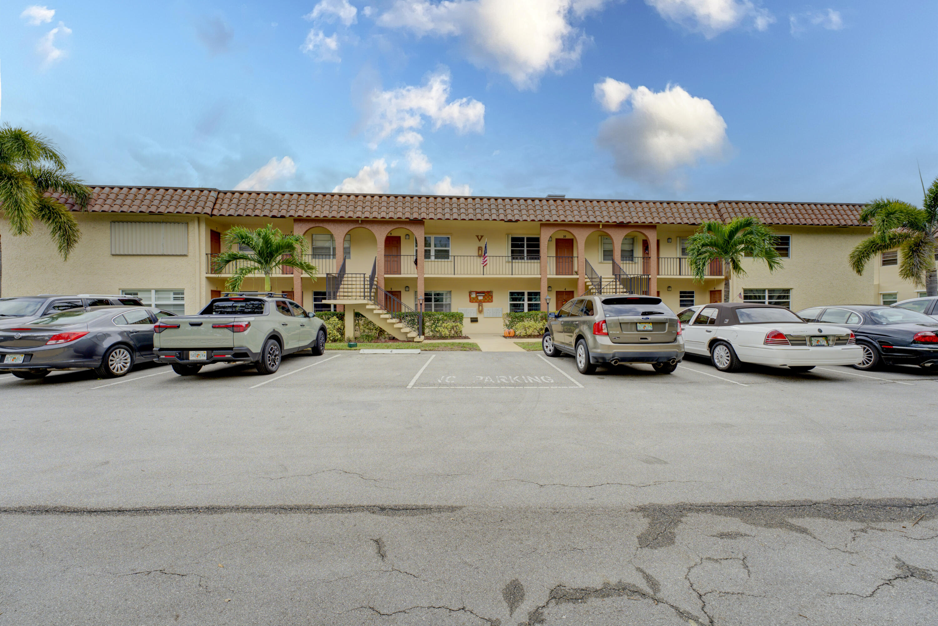 2600 S Kanner Highway V8