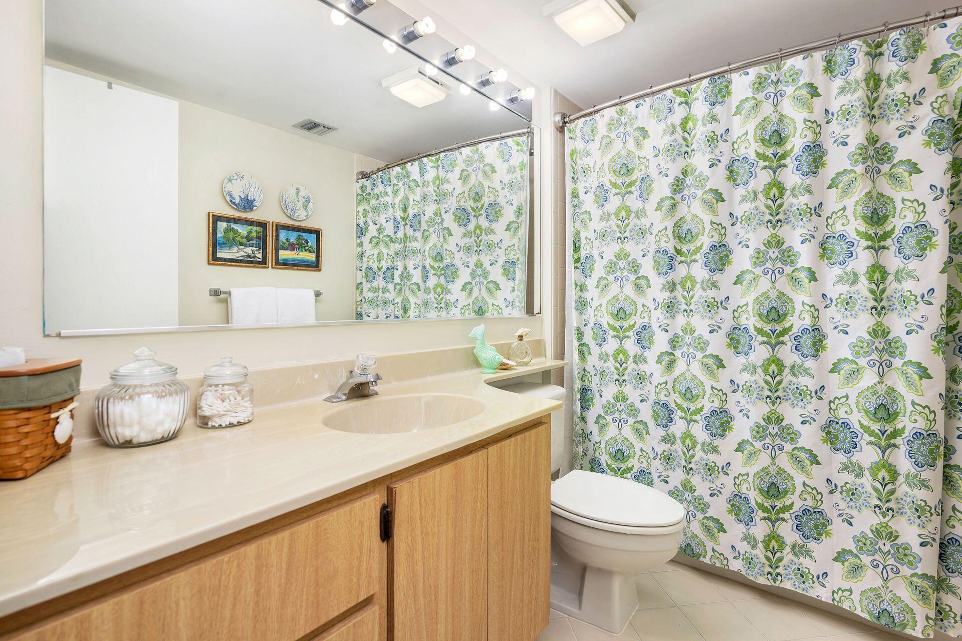 601 Seafarer Circle 302