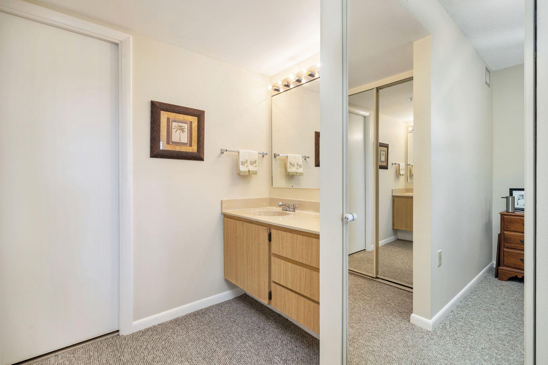 601 Seafarer Circle 302