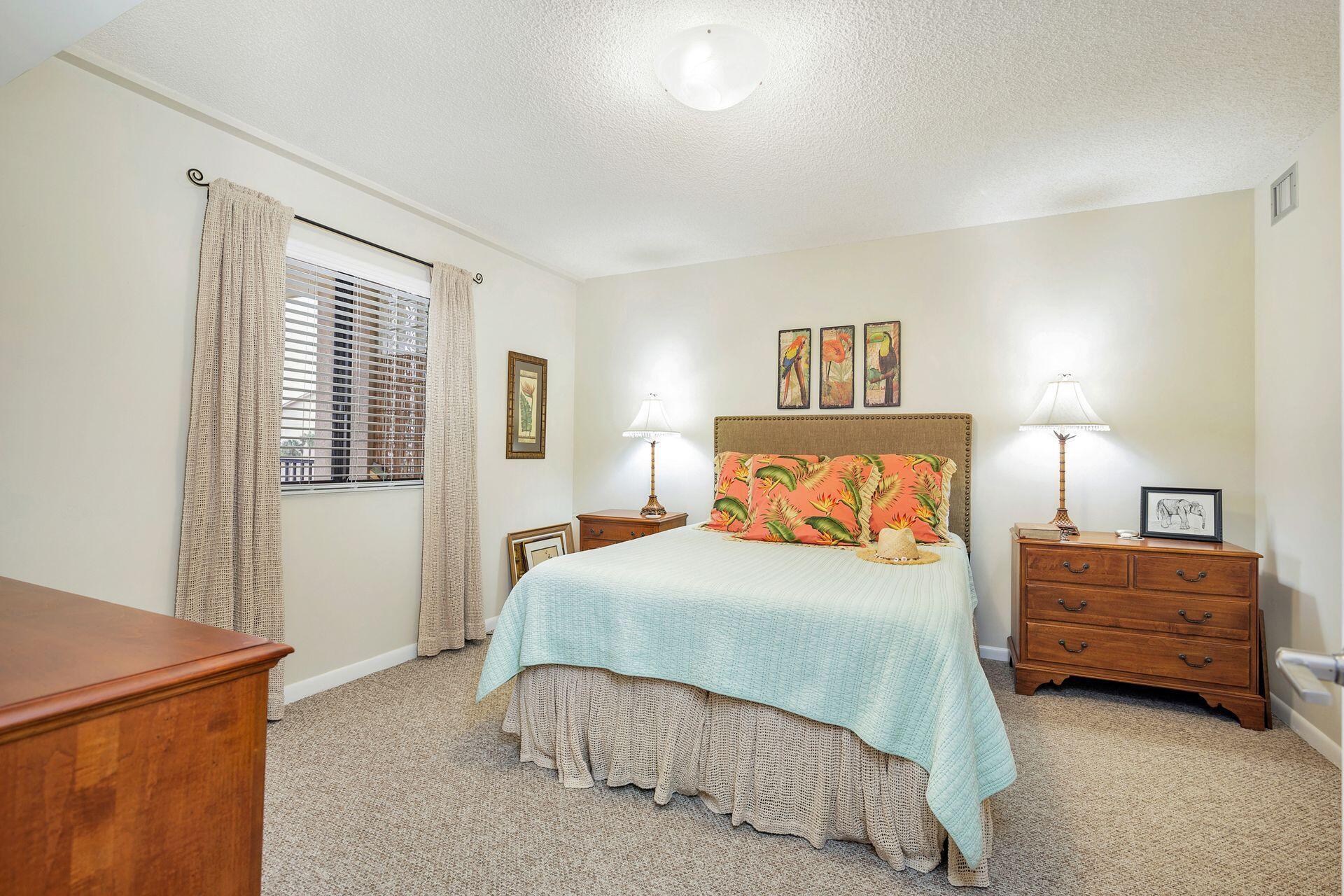 601 Seafarer Circle 302