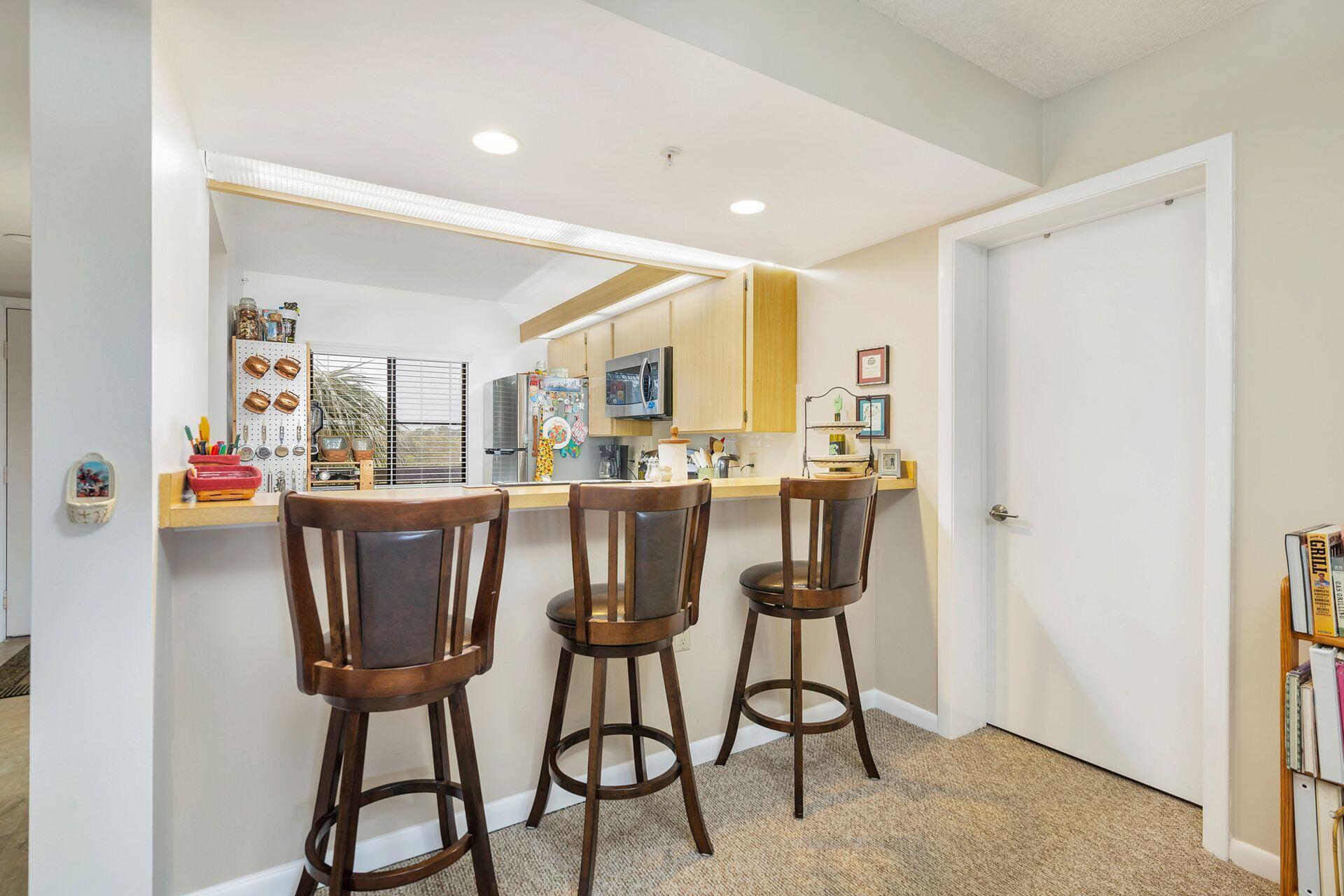 601 Seafarer Circle 302