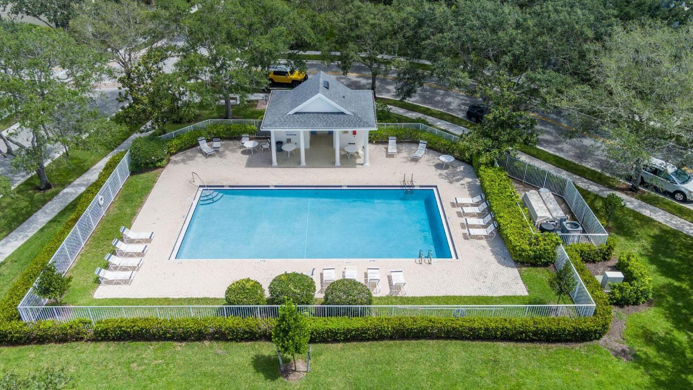 242 New Haven Boulevard