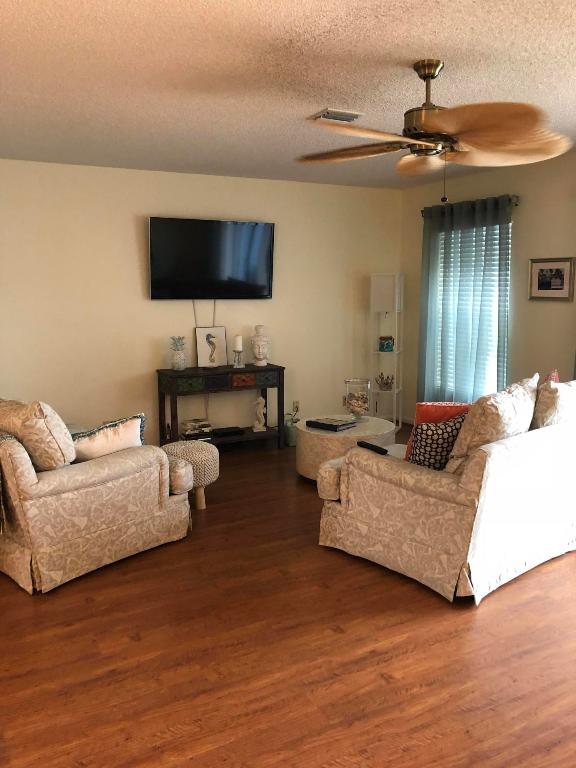 1216 Ocean Dunes Circle