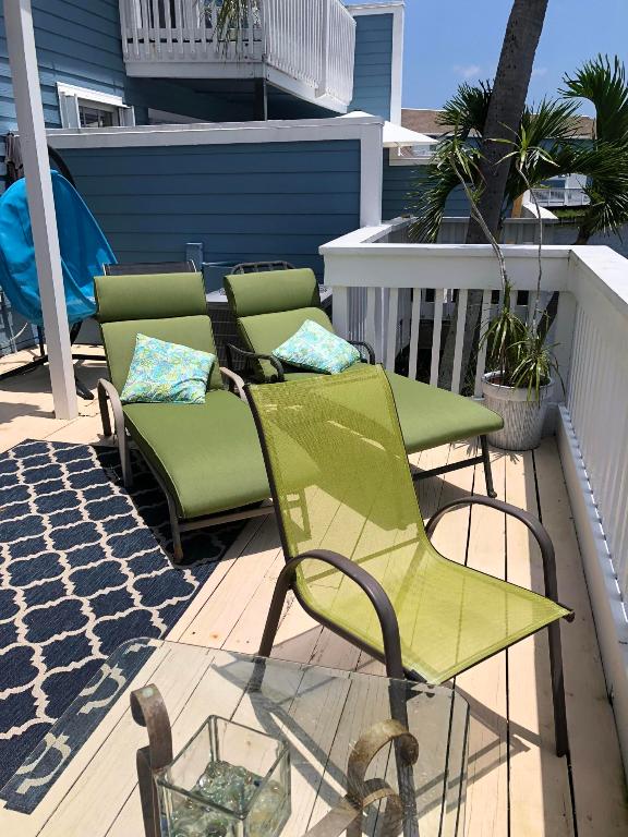 1216 Ocean Dunes Circle