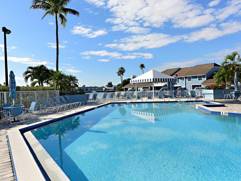 1101 Ocean Dunes Circle