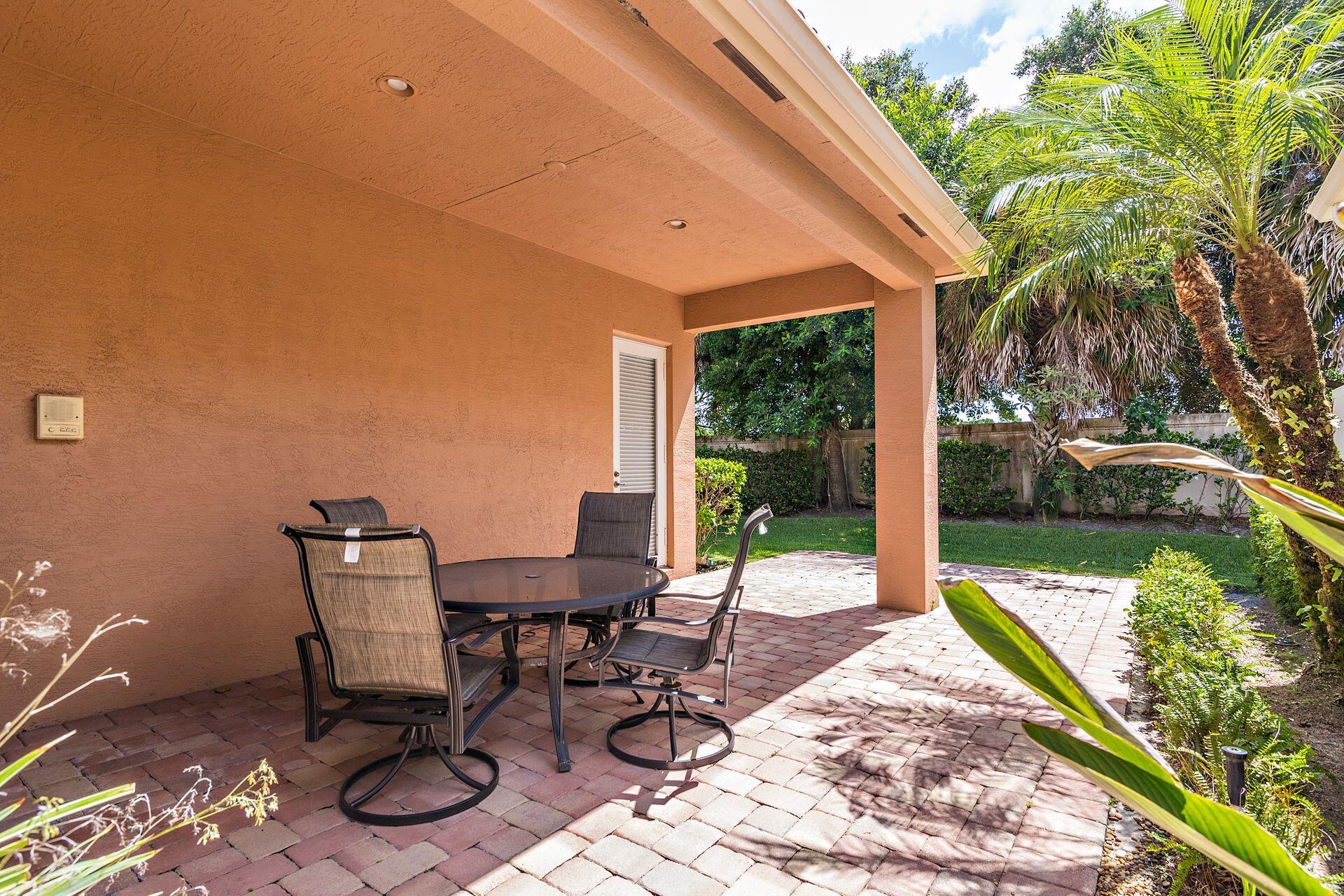 177 Isle Verde Way