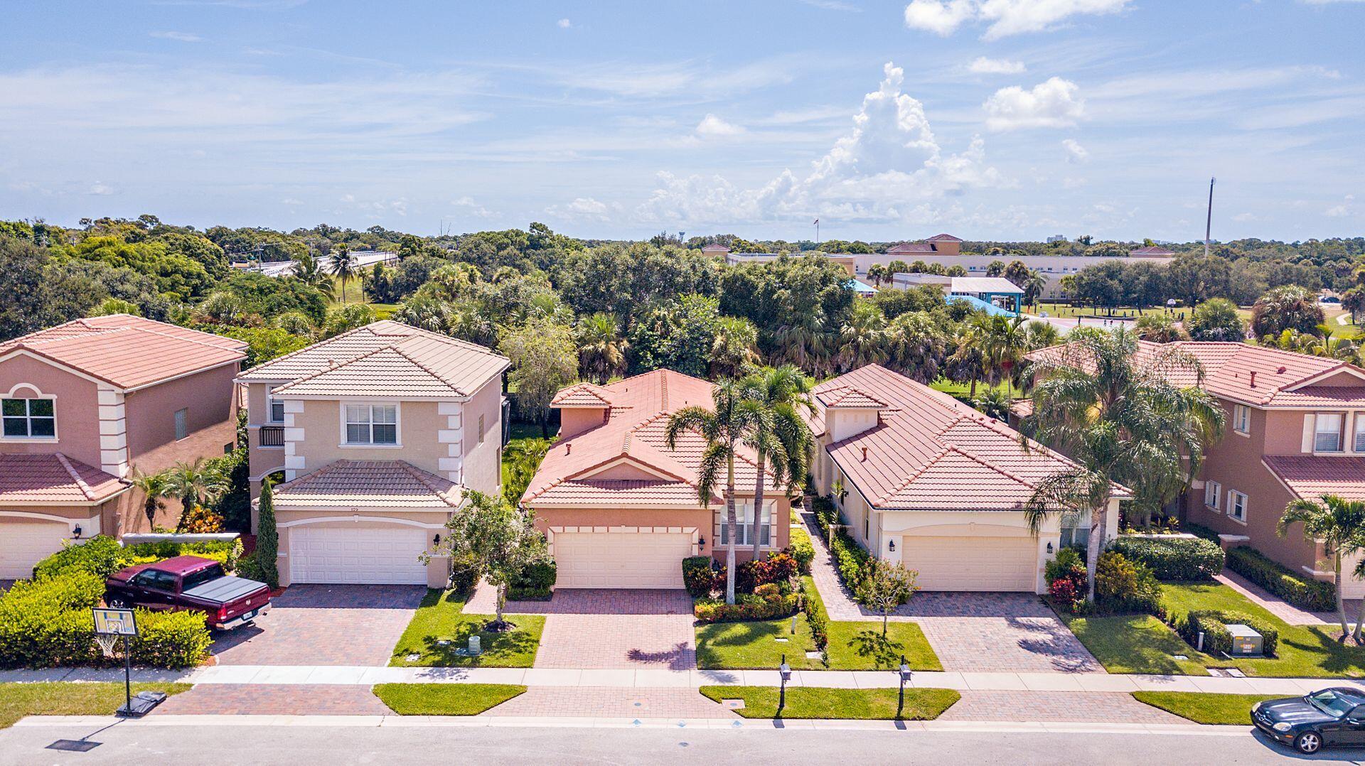 177 Isle Verde Way
