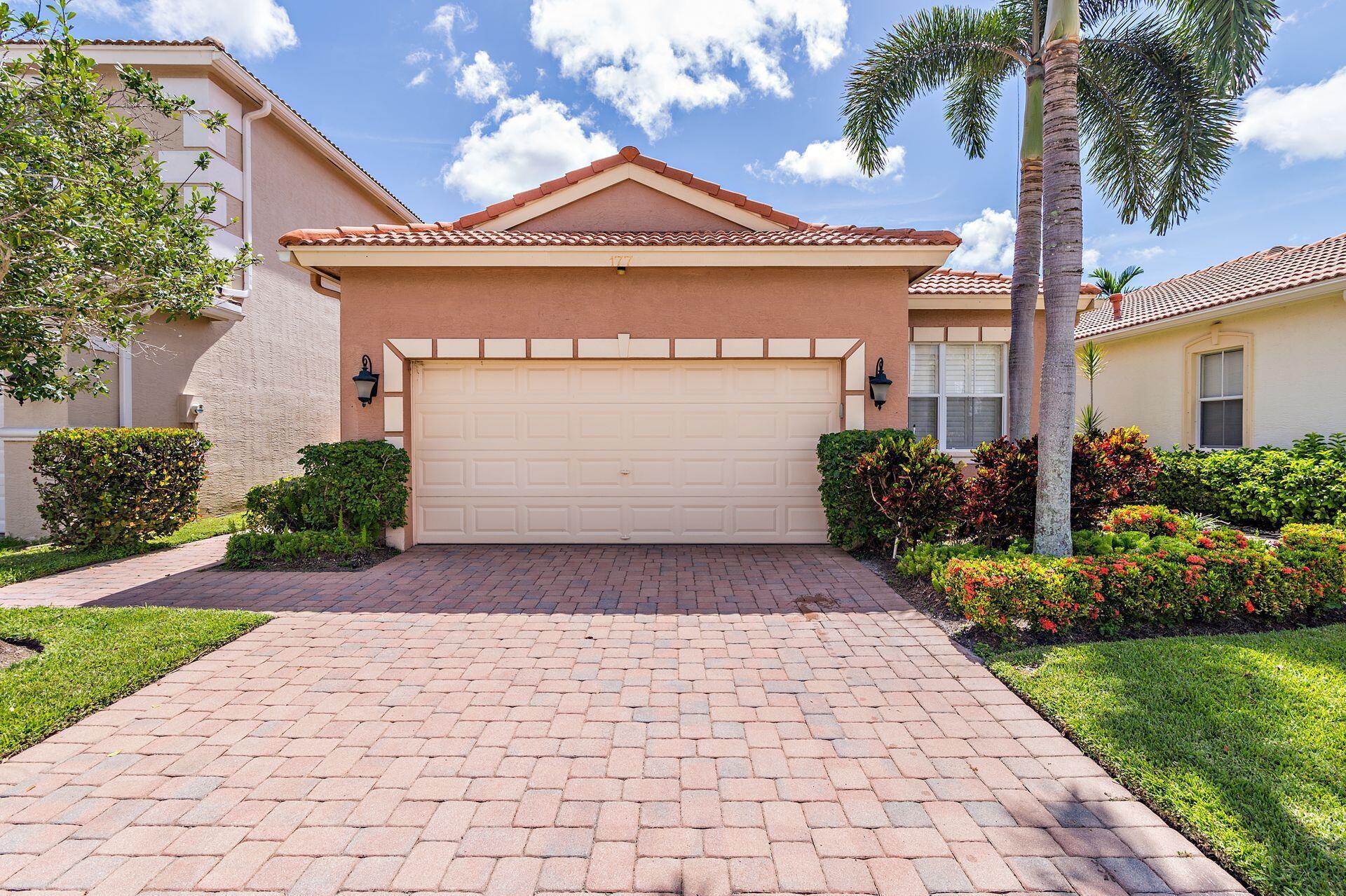 177 Isle Verde Way