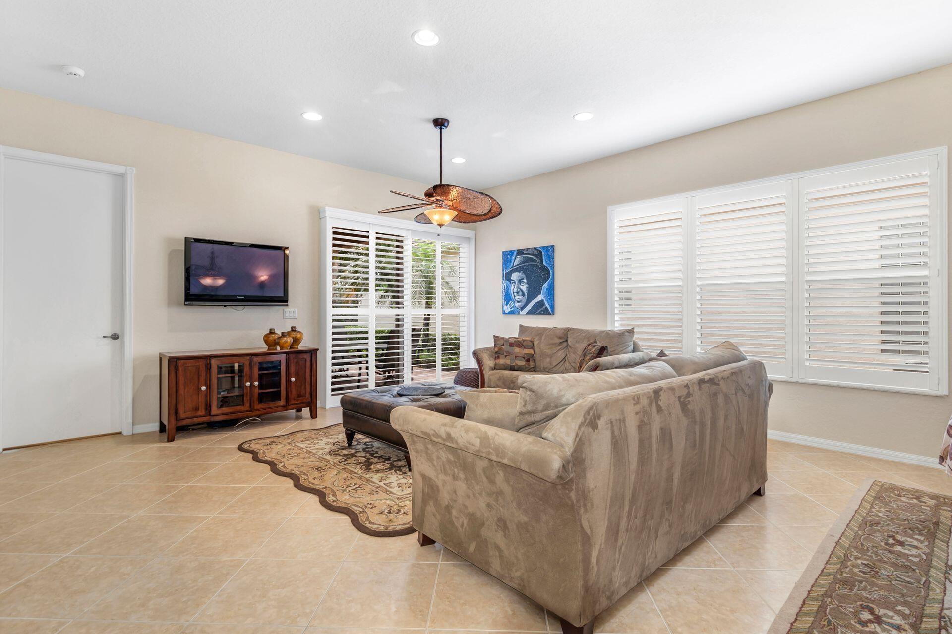 177 Isle Verde Way