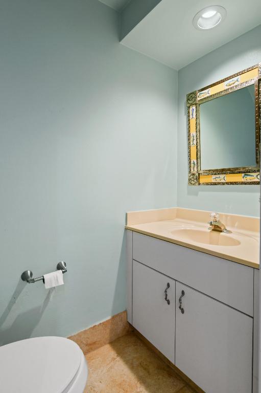 1216 Ocean Dunes Circle