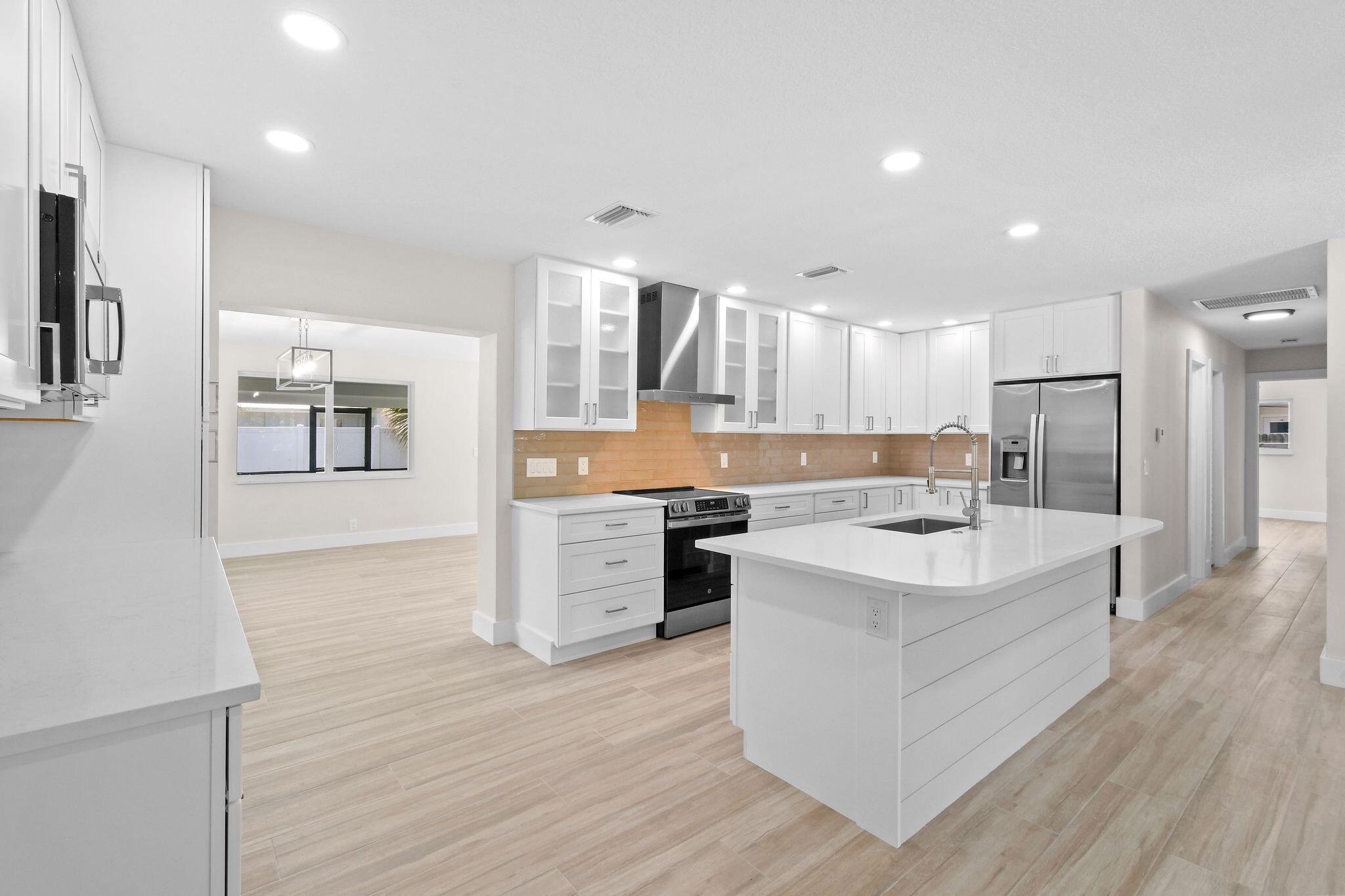 1522 Lance Road