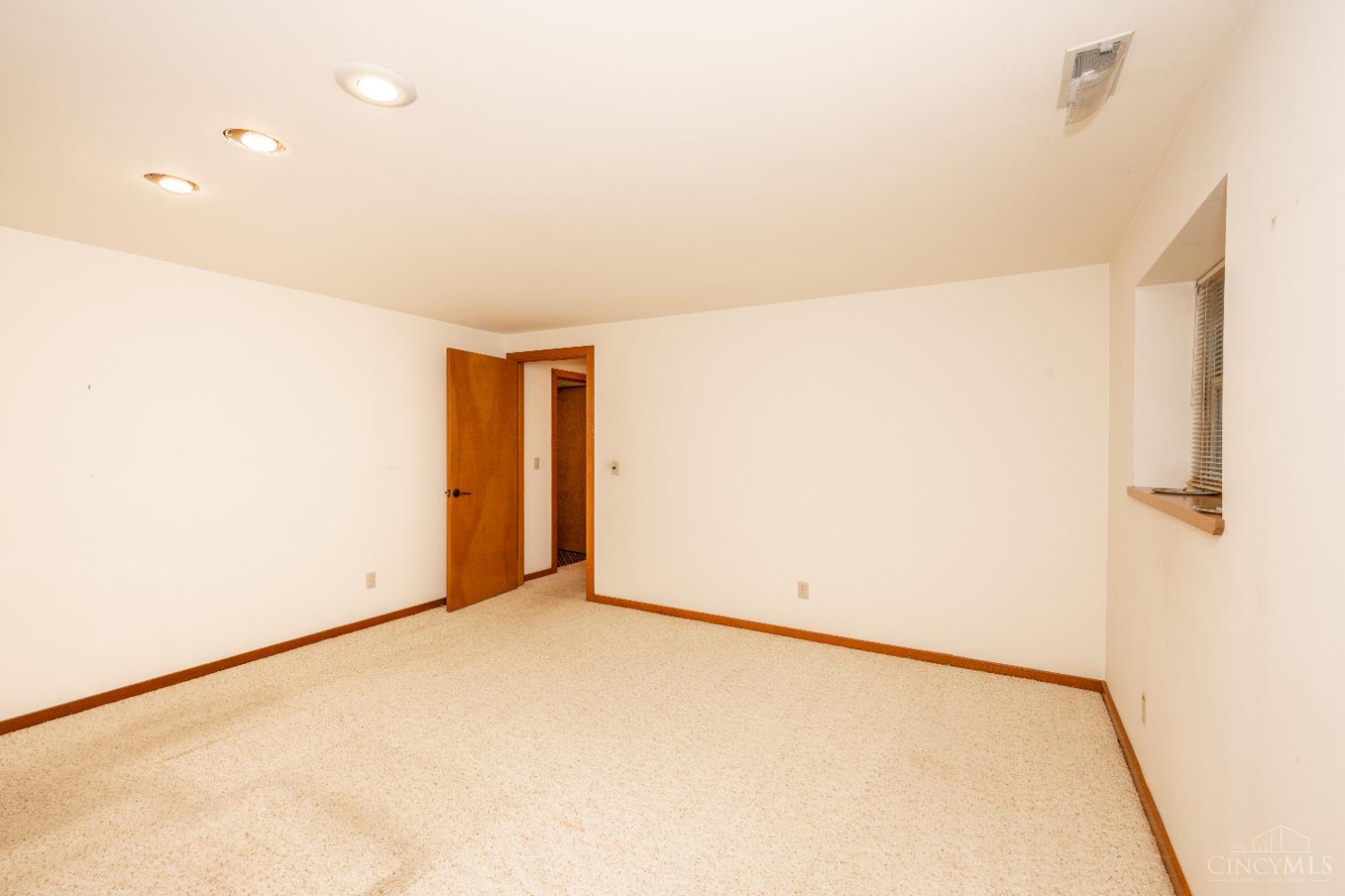 955 Woodcreek Drive