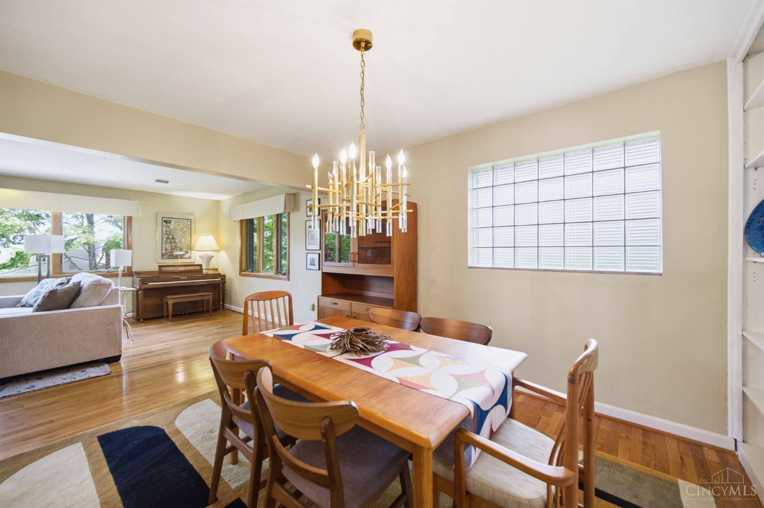 1325 Holman View Drive