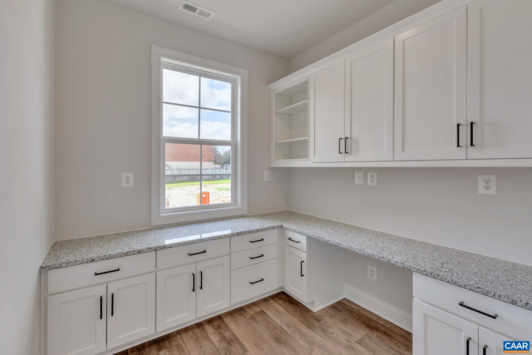 112 RIDGELINE DR