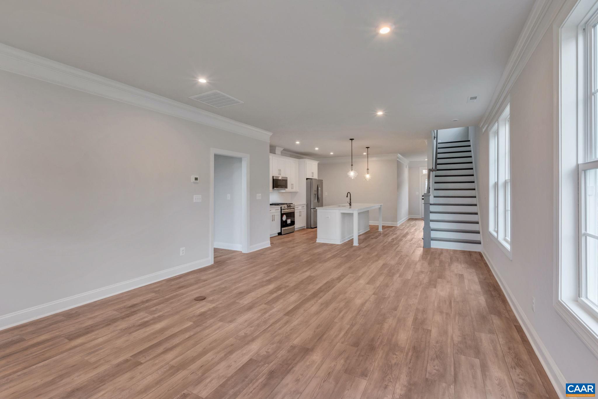112 RIDGELINE DR
