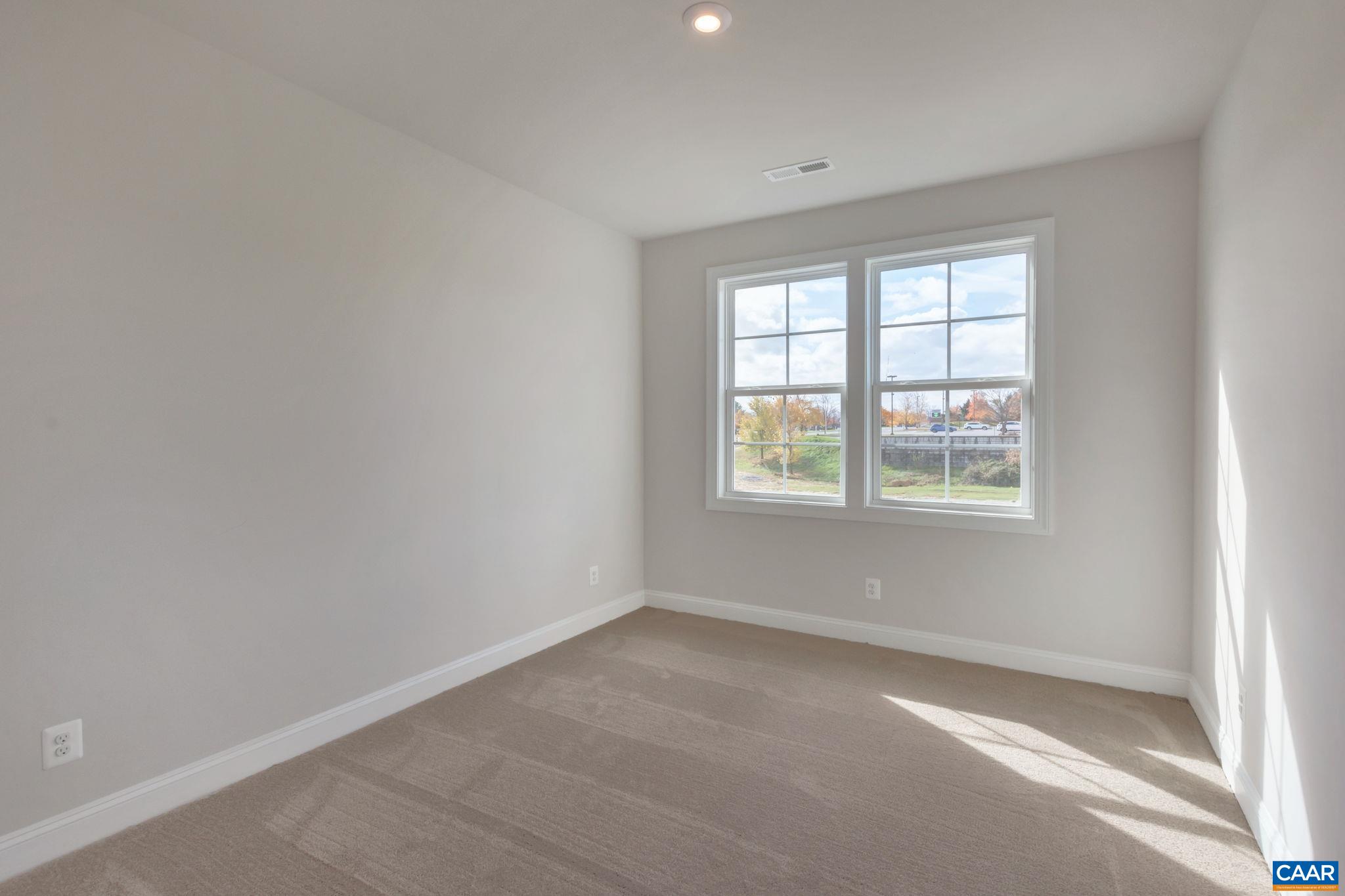 112 RIDGELINE DR