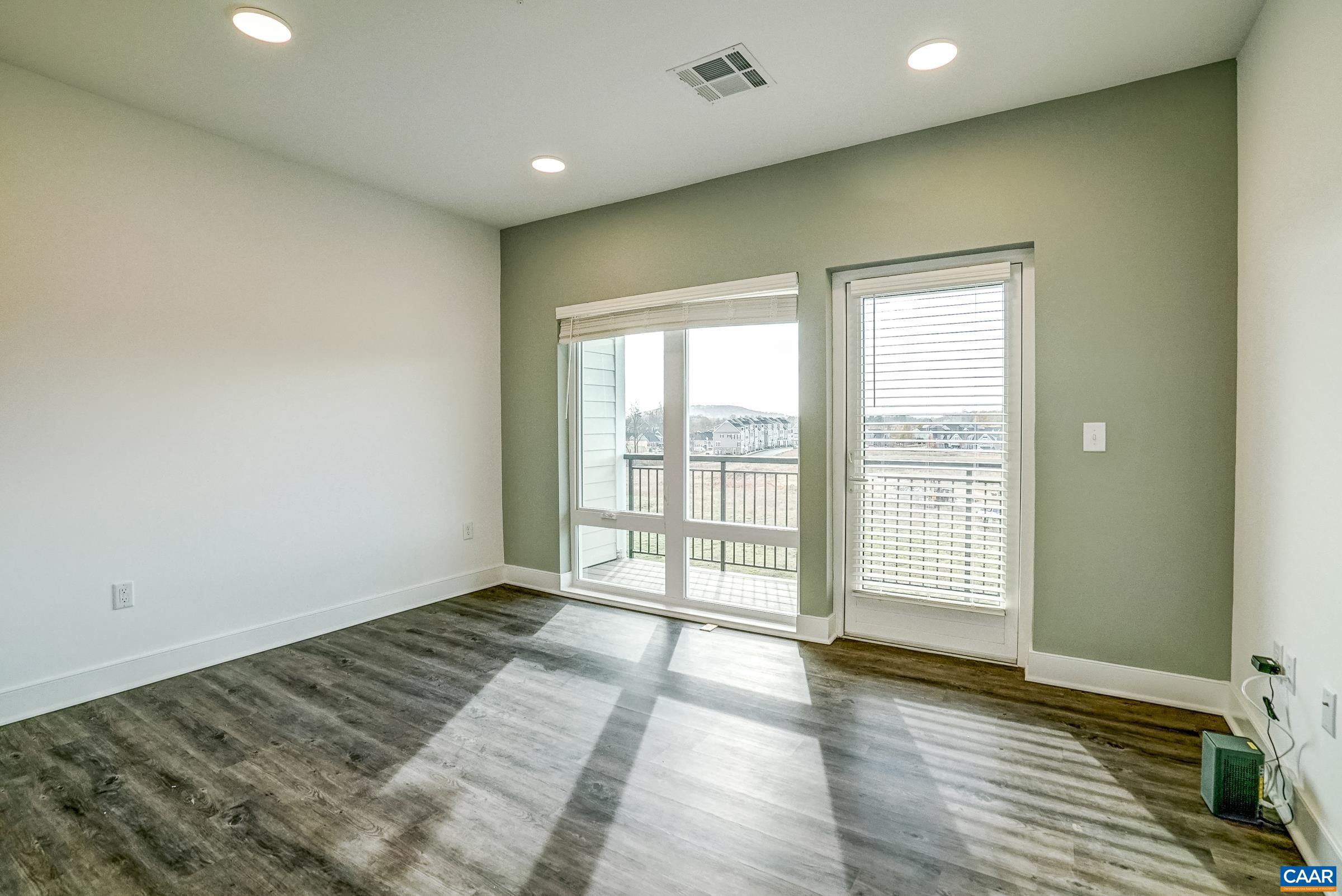 1035 HEATHERCROFT CIR Unit 303