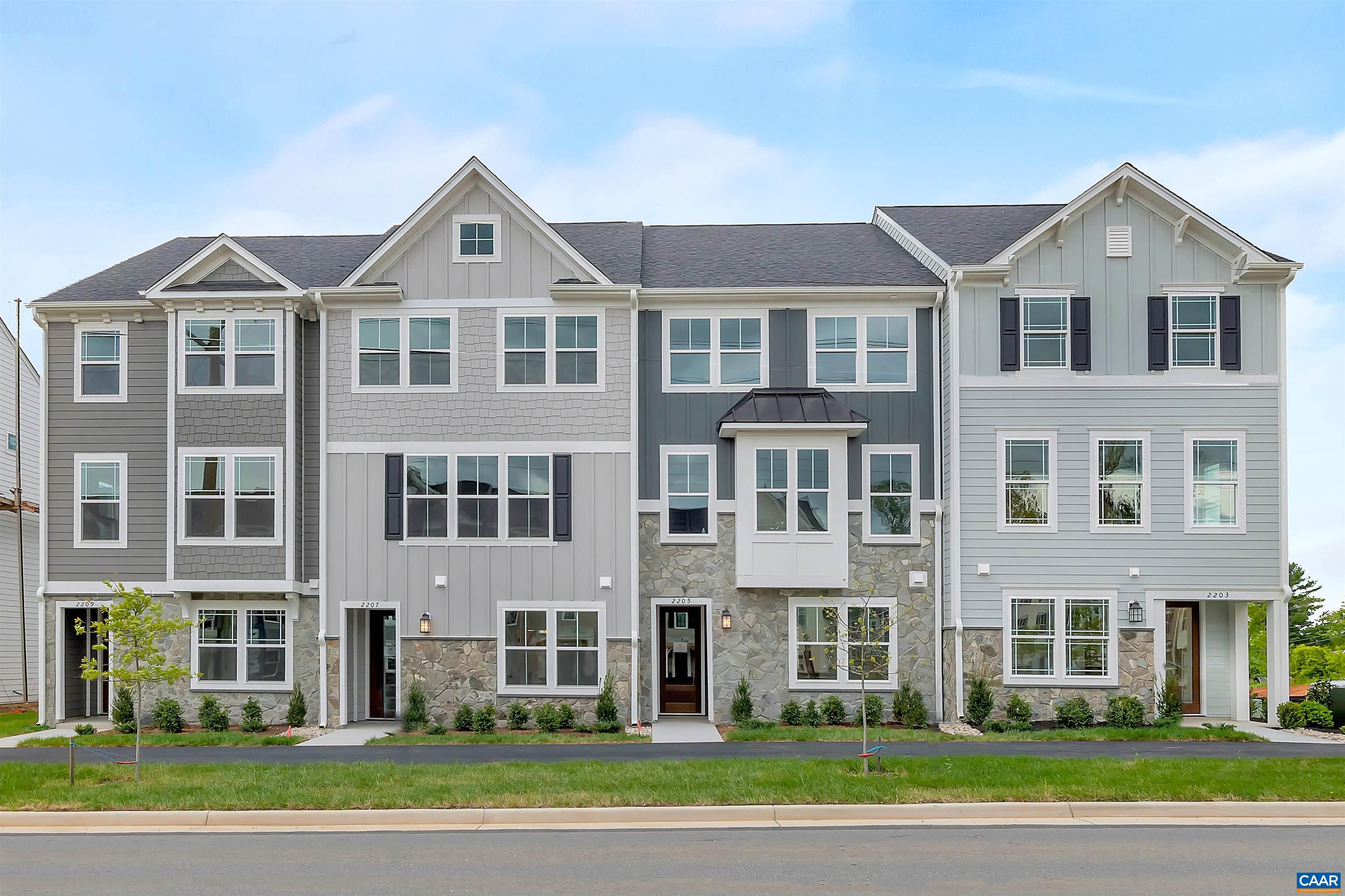 1246 LACONIA LN