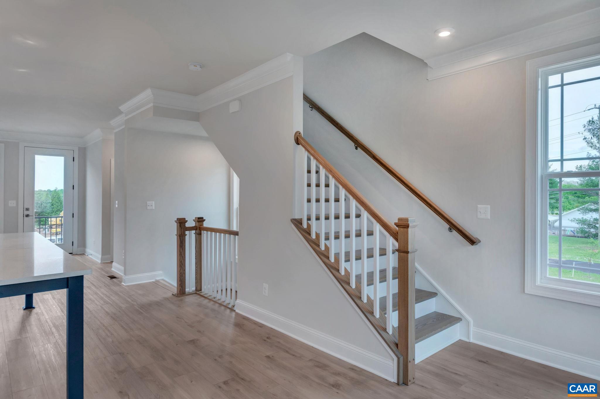 1246 LACONIA LN