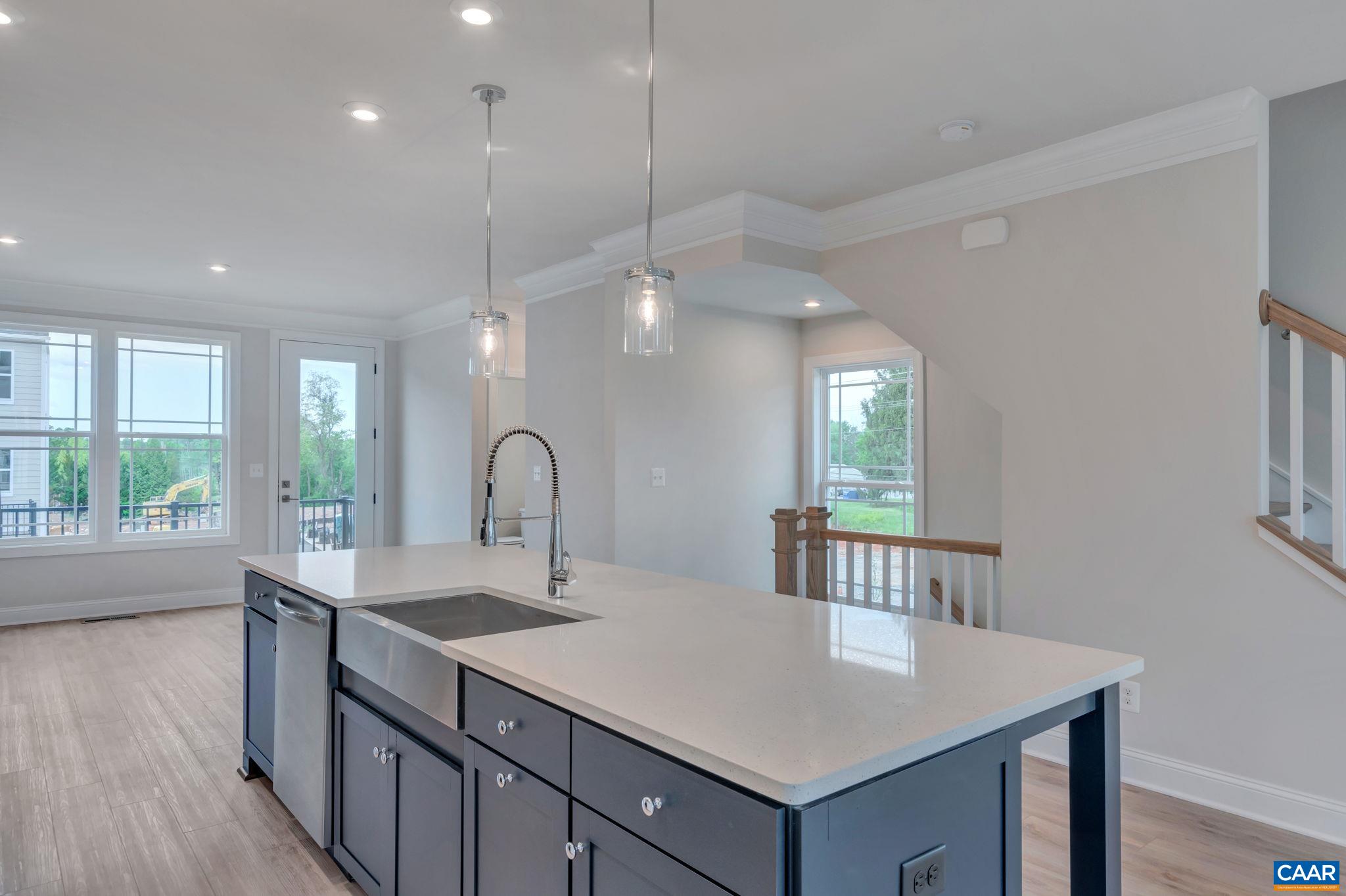 1246 LACONIA LN
