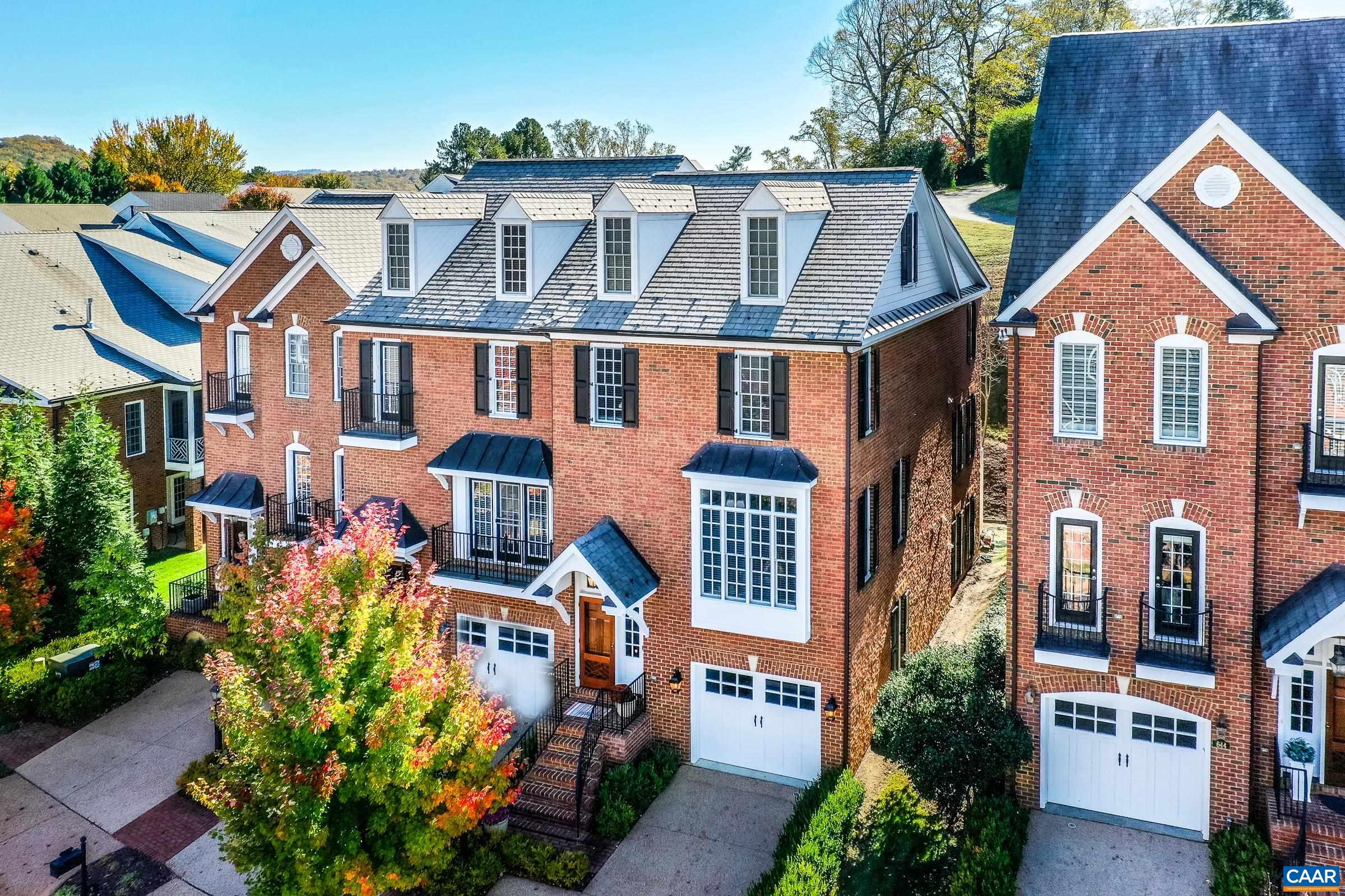646 EIGHT WOODS LN