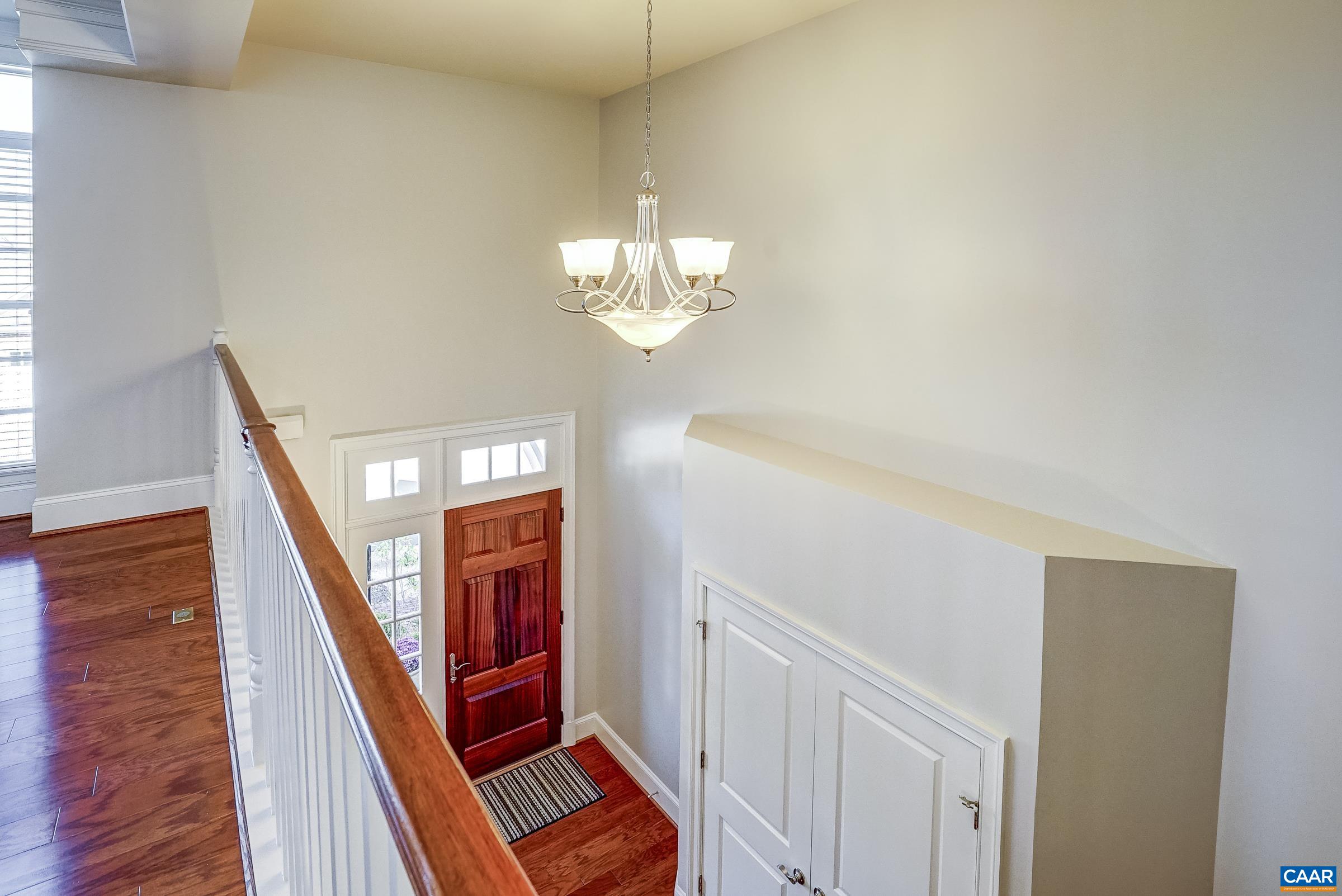 646 EIGHT WOODS LN