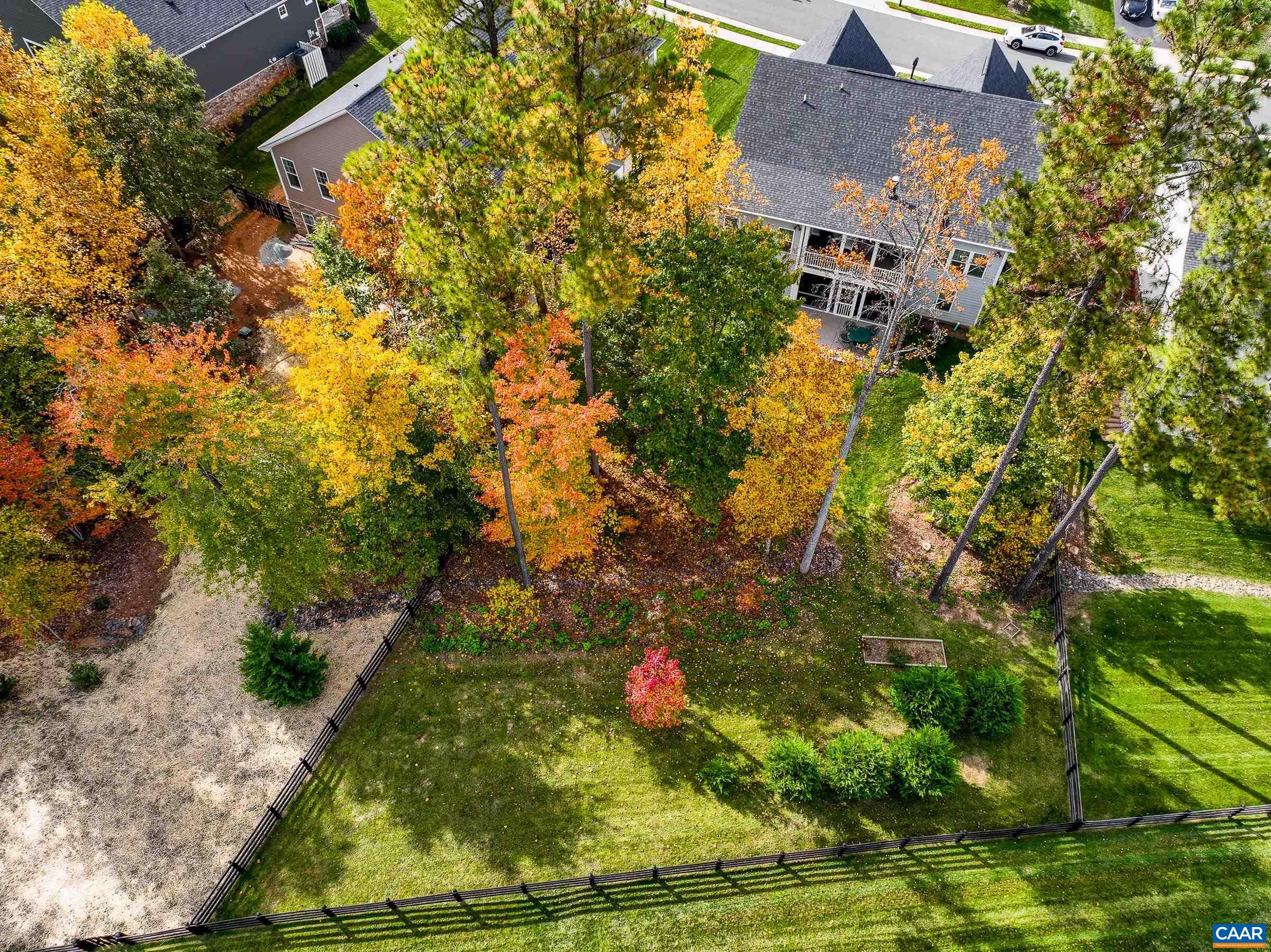 80 APPLEWOOD DR
