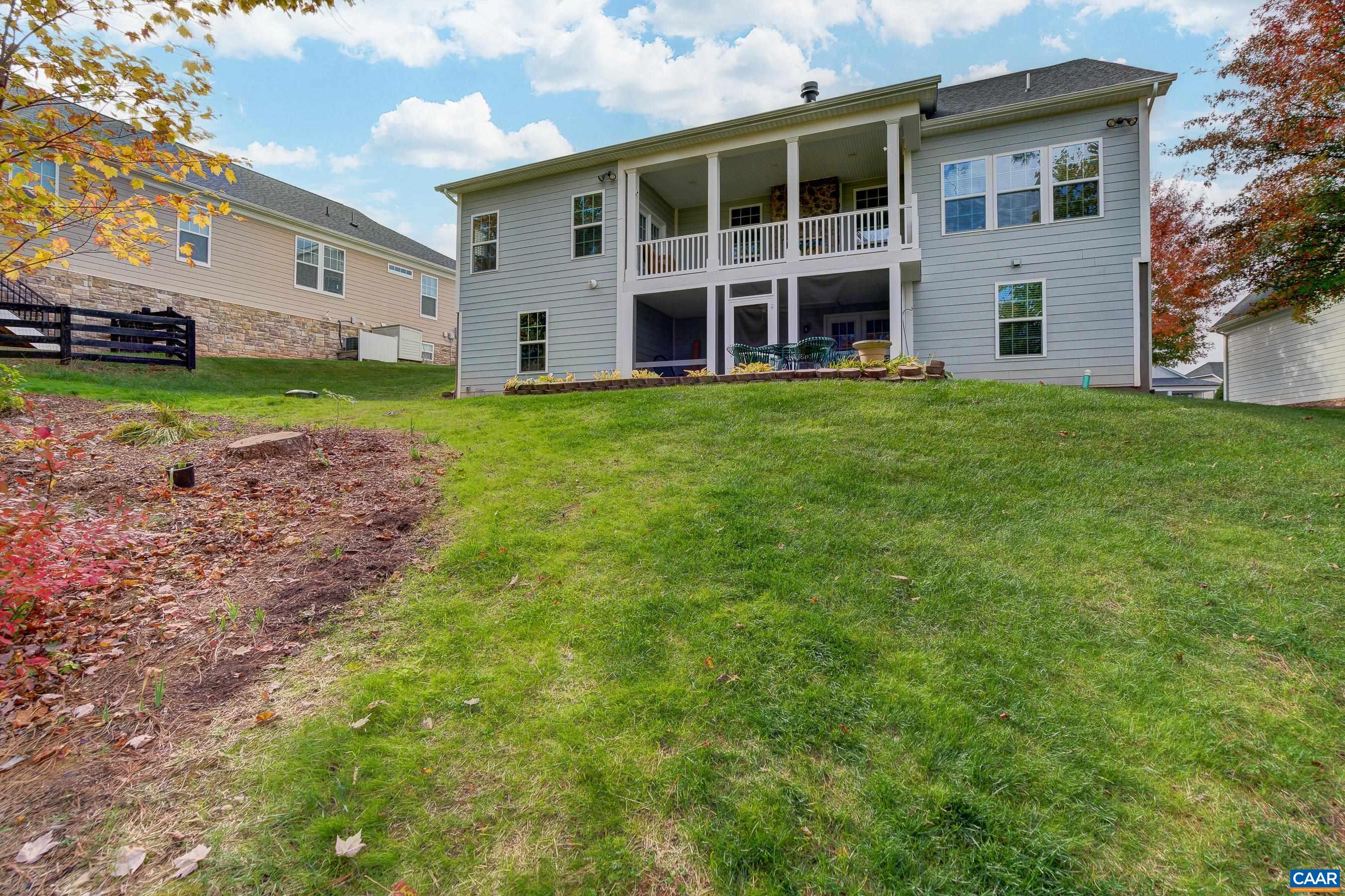 80 APPLEWOOD DR