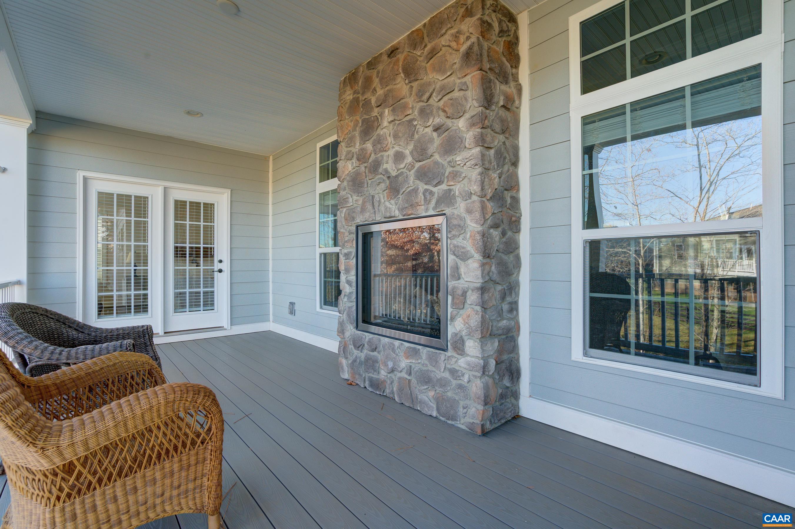 80 APPLEWOOD DR