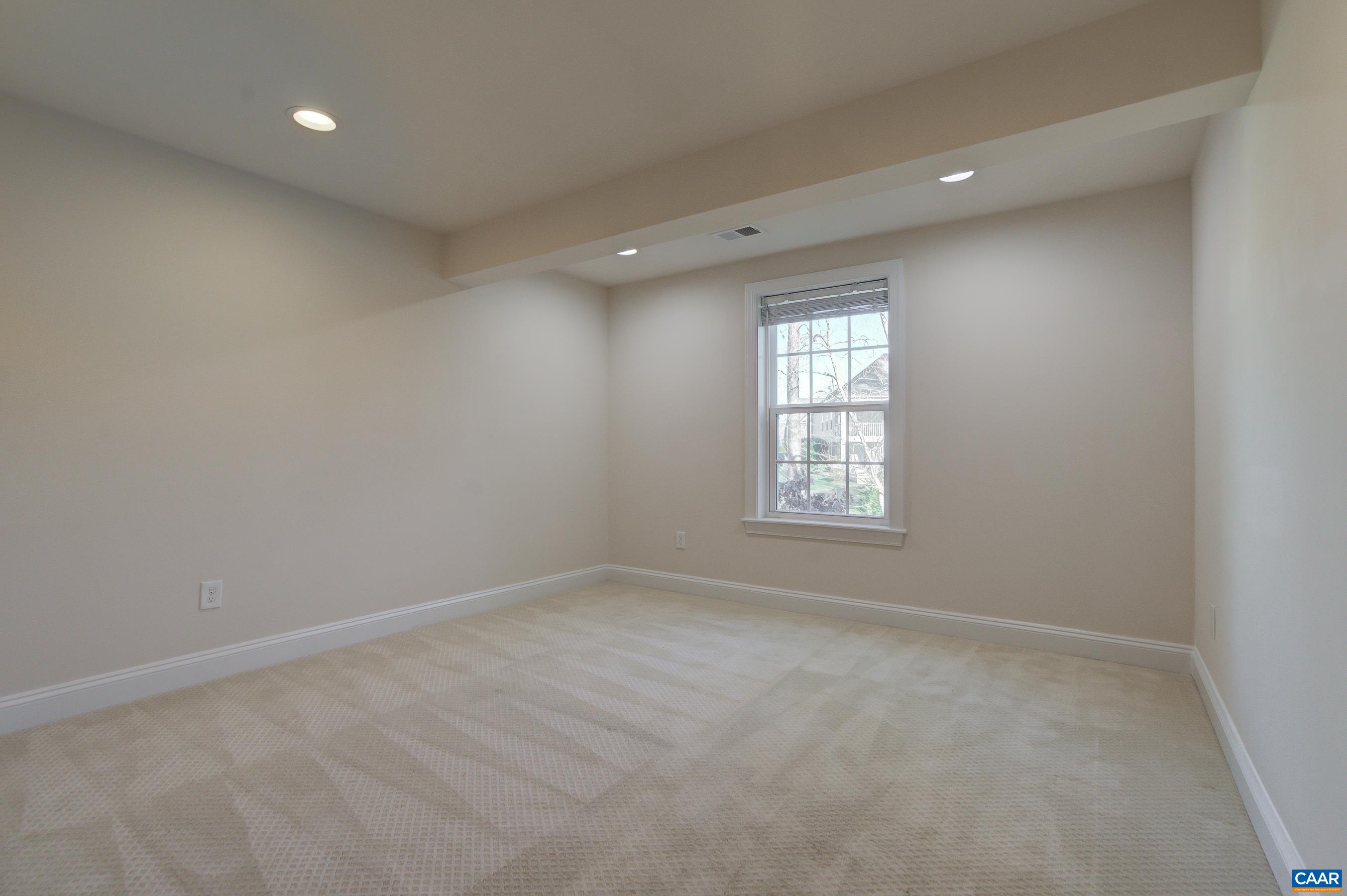 80 APPLEWOOD DR