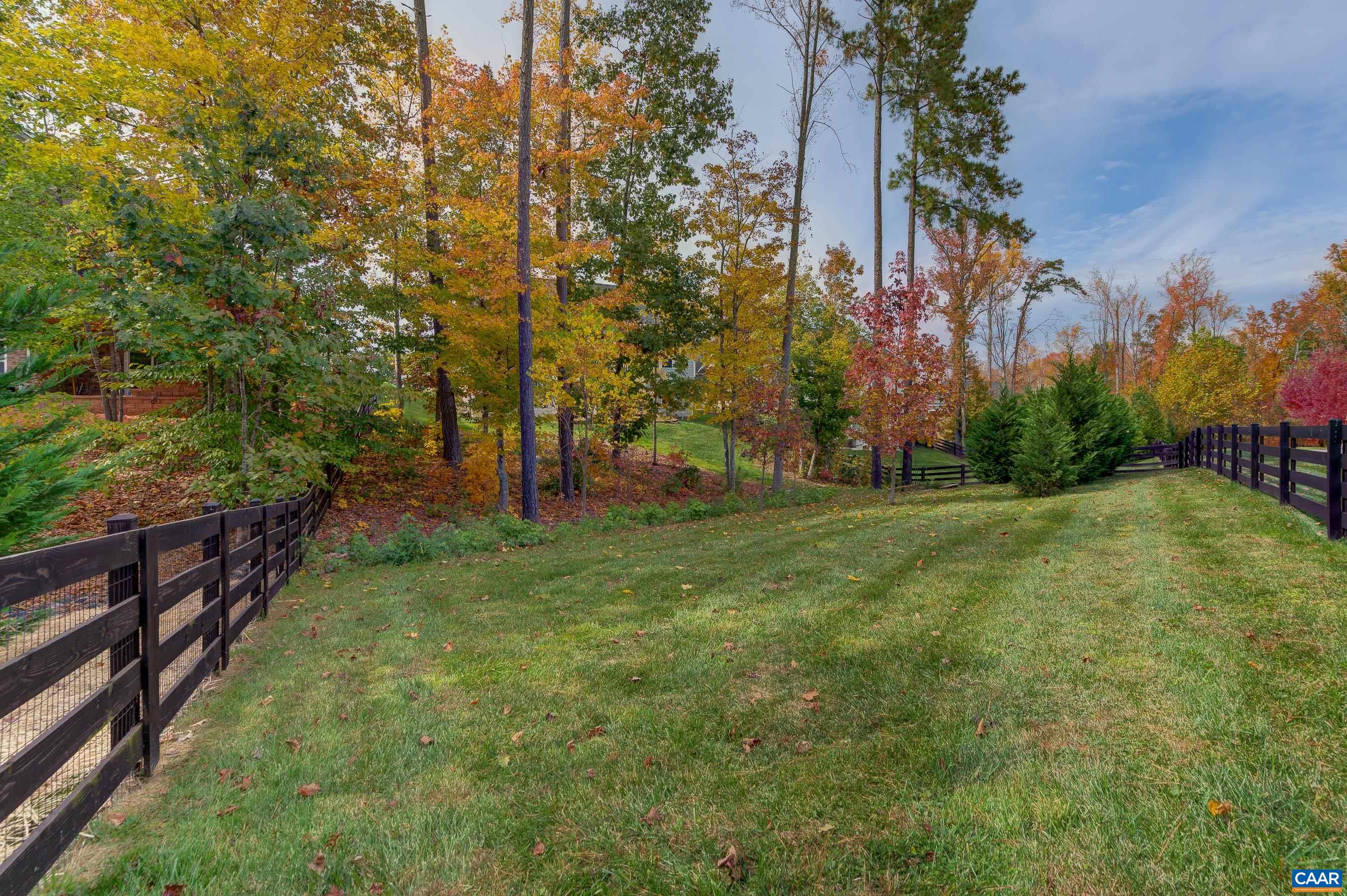 80 APPLEWOOD DR