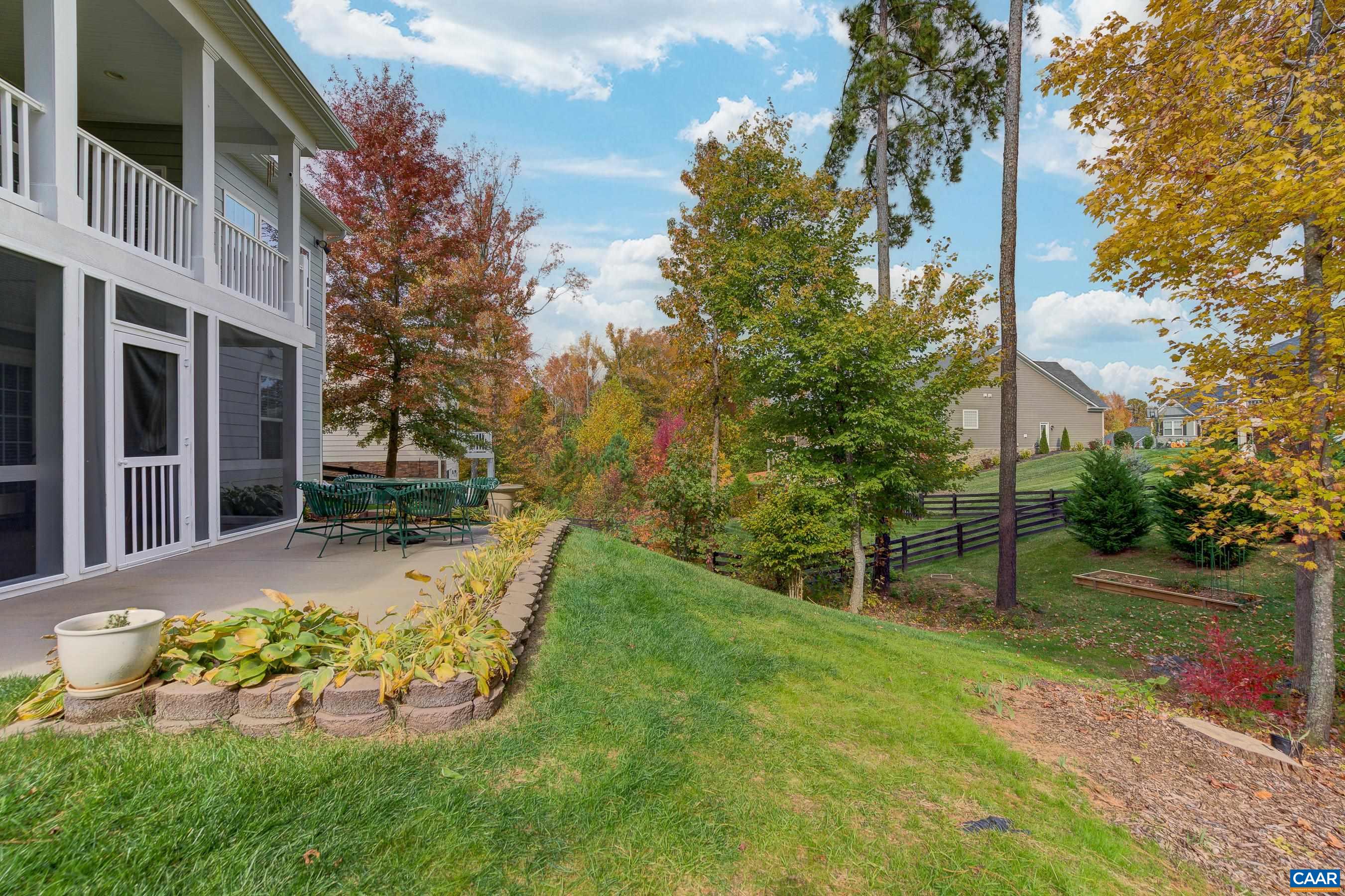 80 APPLEWOOD DR