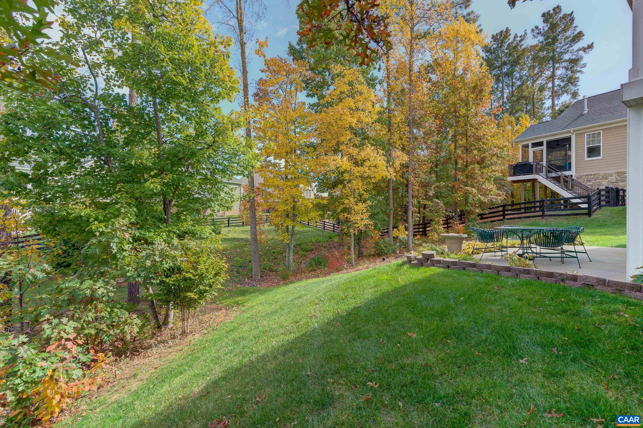 80 APPLEWOOD DR