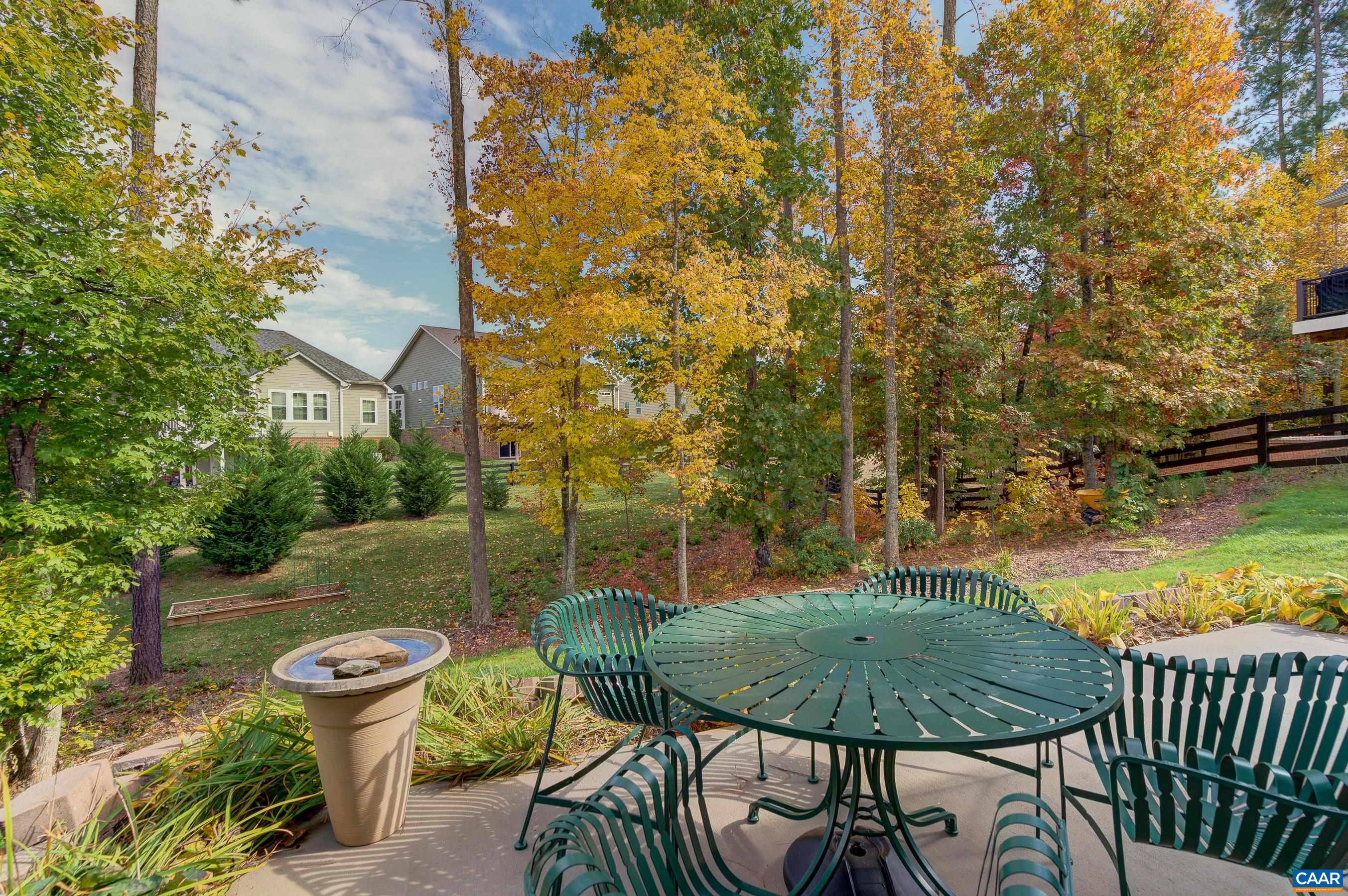 80 APPLEWOOD DR