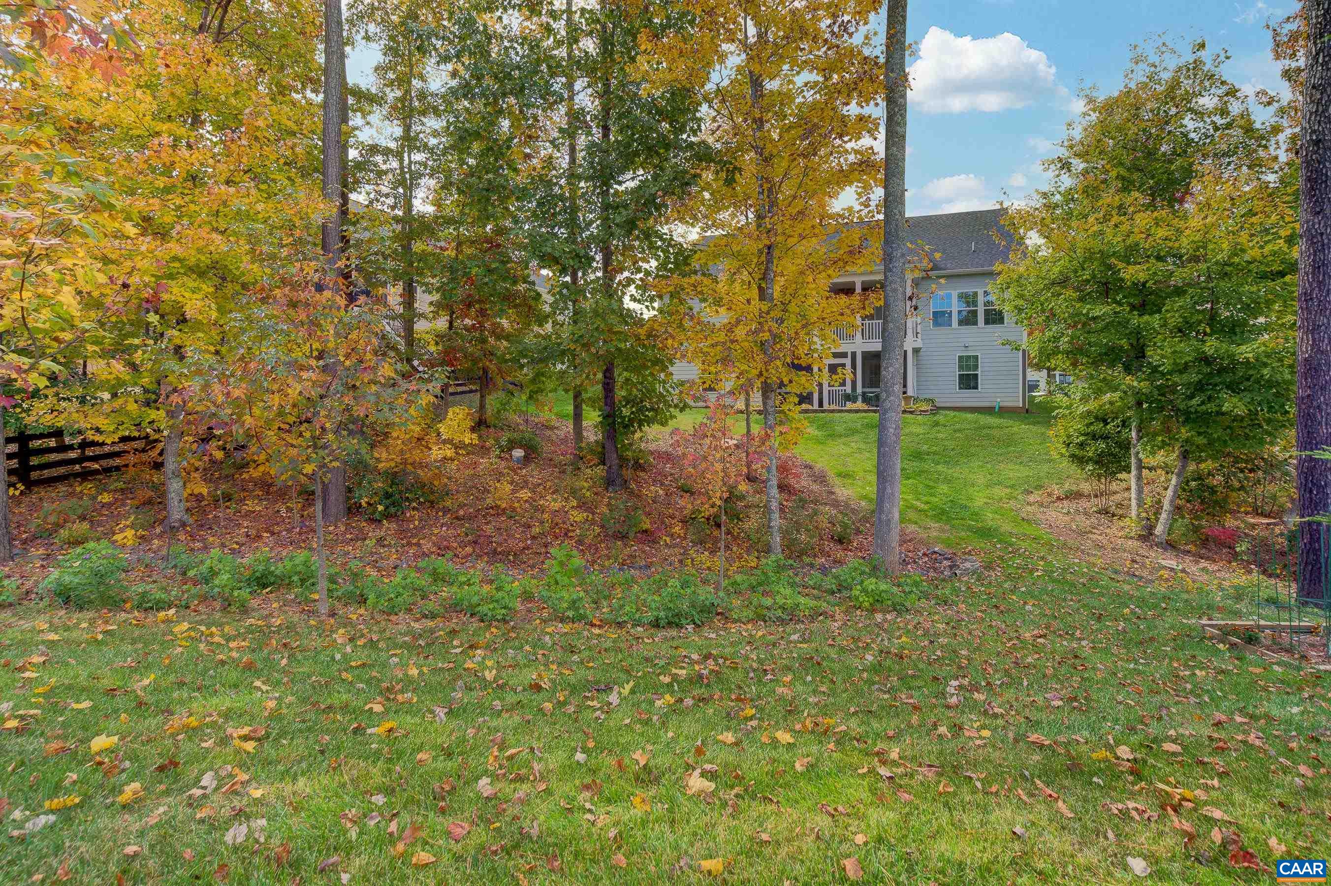 80 APPLEWOOD DR