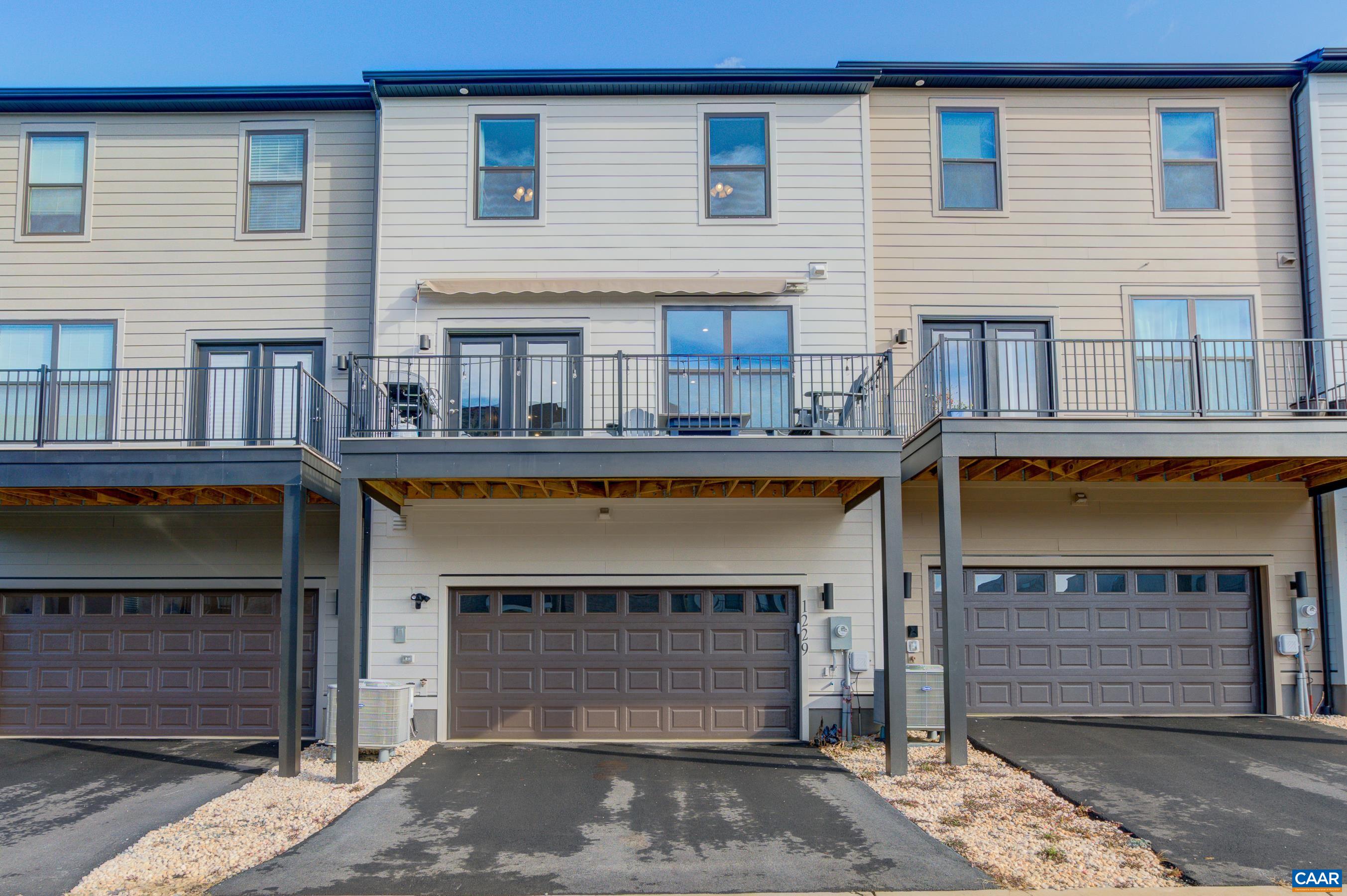 1229 OLD TRAIL DR