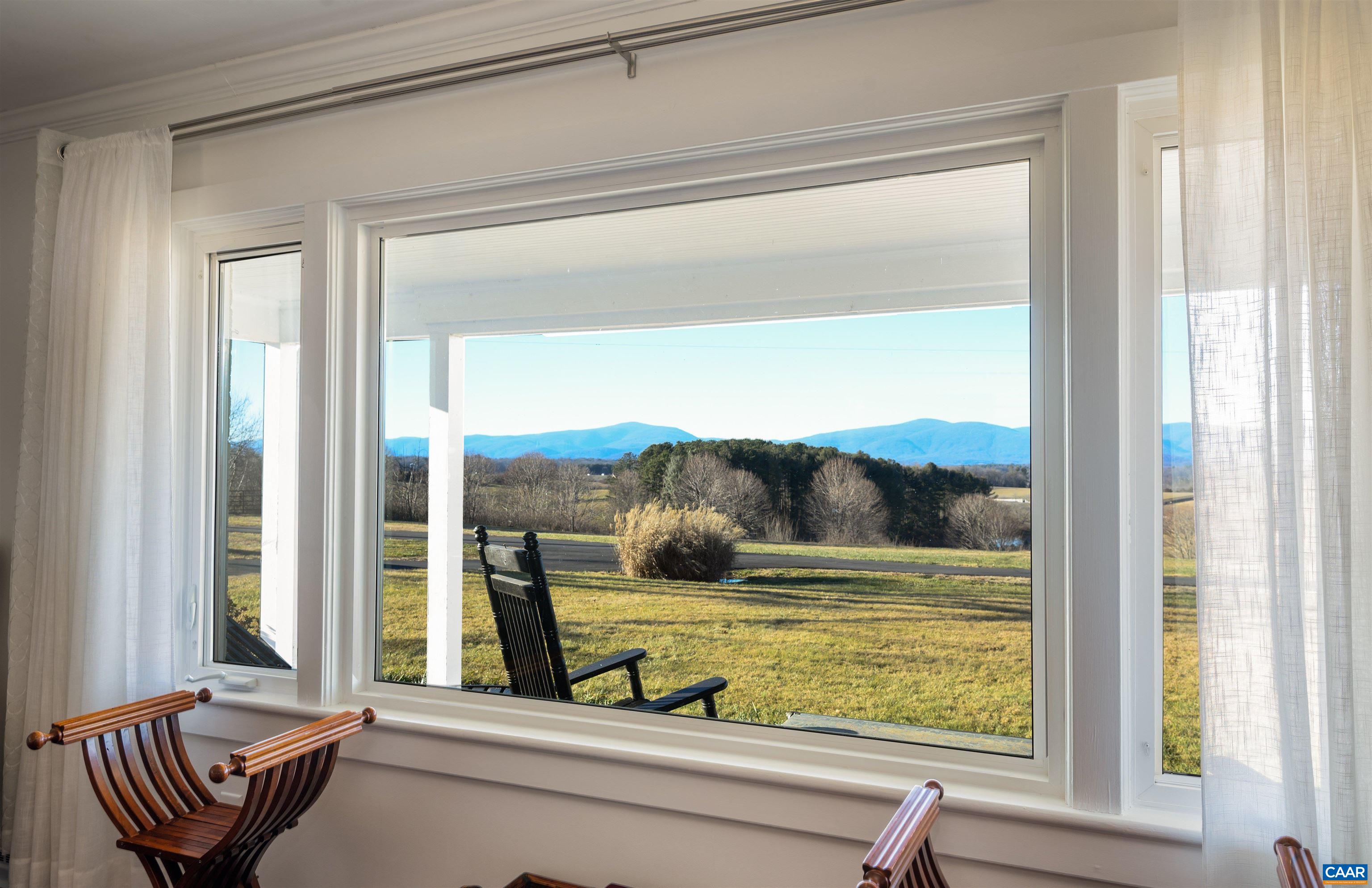 106 VISTA HEIGHTS DR