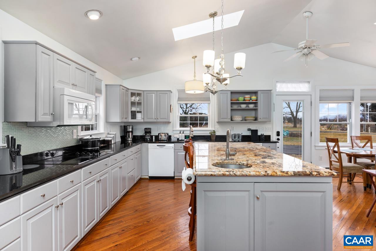 106 VISTA HEIGHTS DR