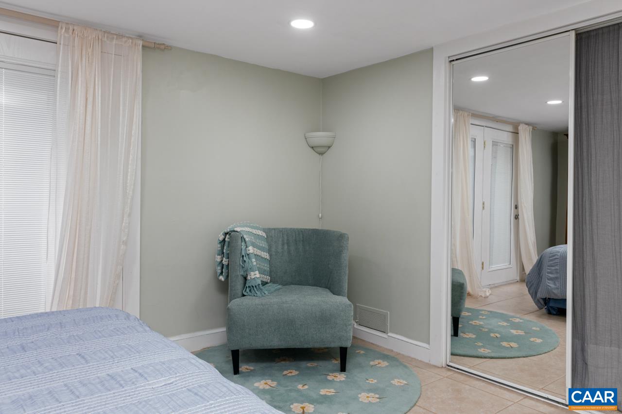 106 VISTA HEIGHTS DR