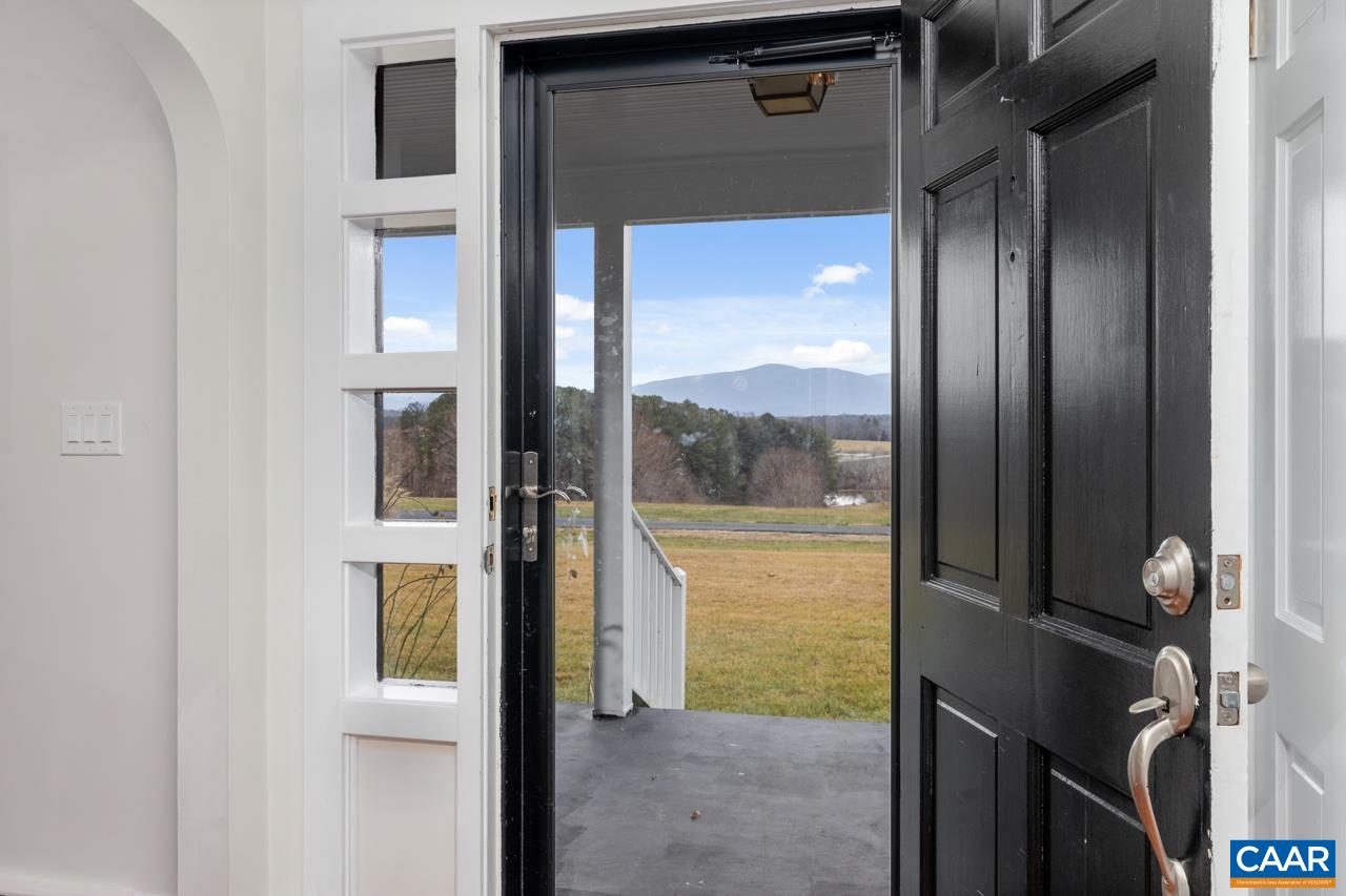 106 VISTA HEIGHTS DR