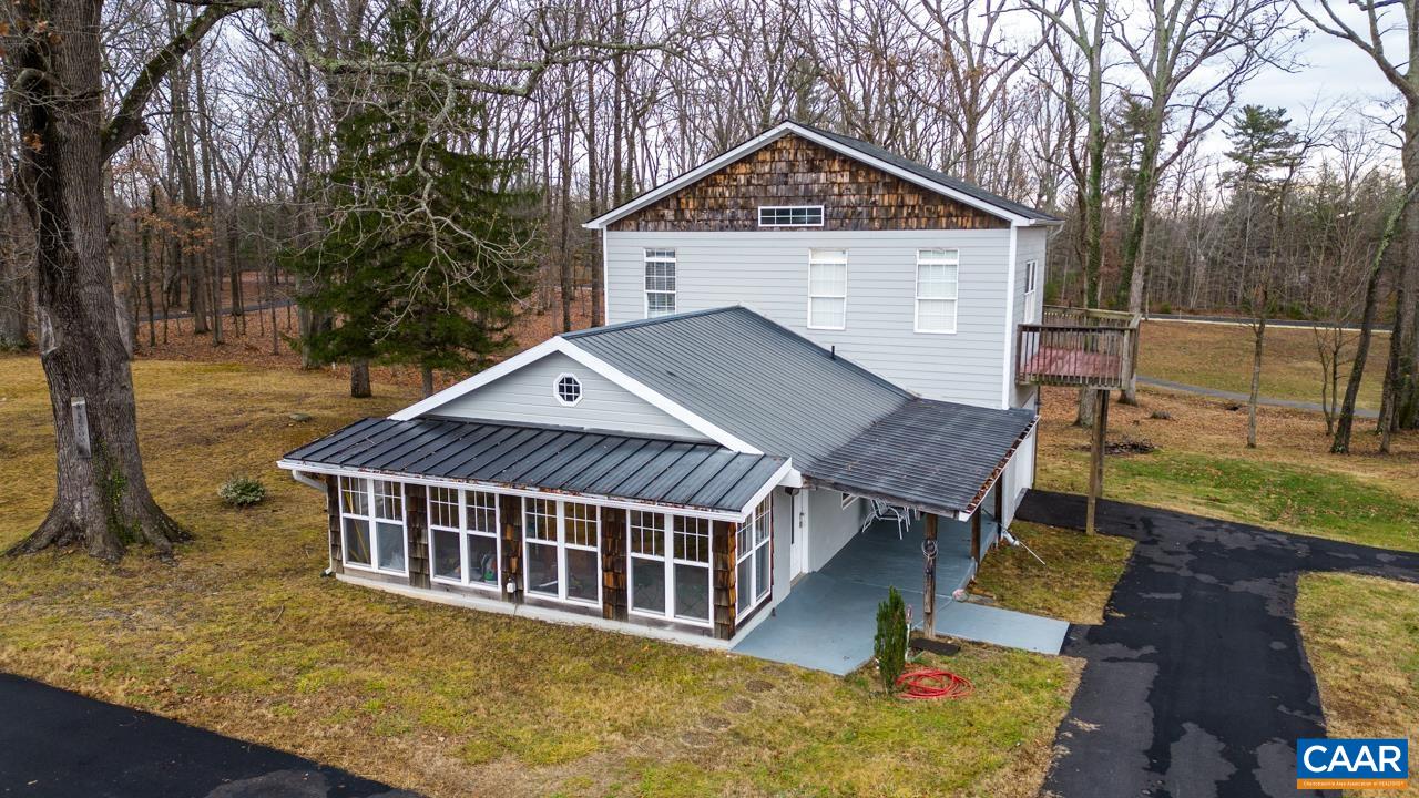 106 VISTA HEIGHTS DR