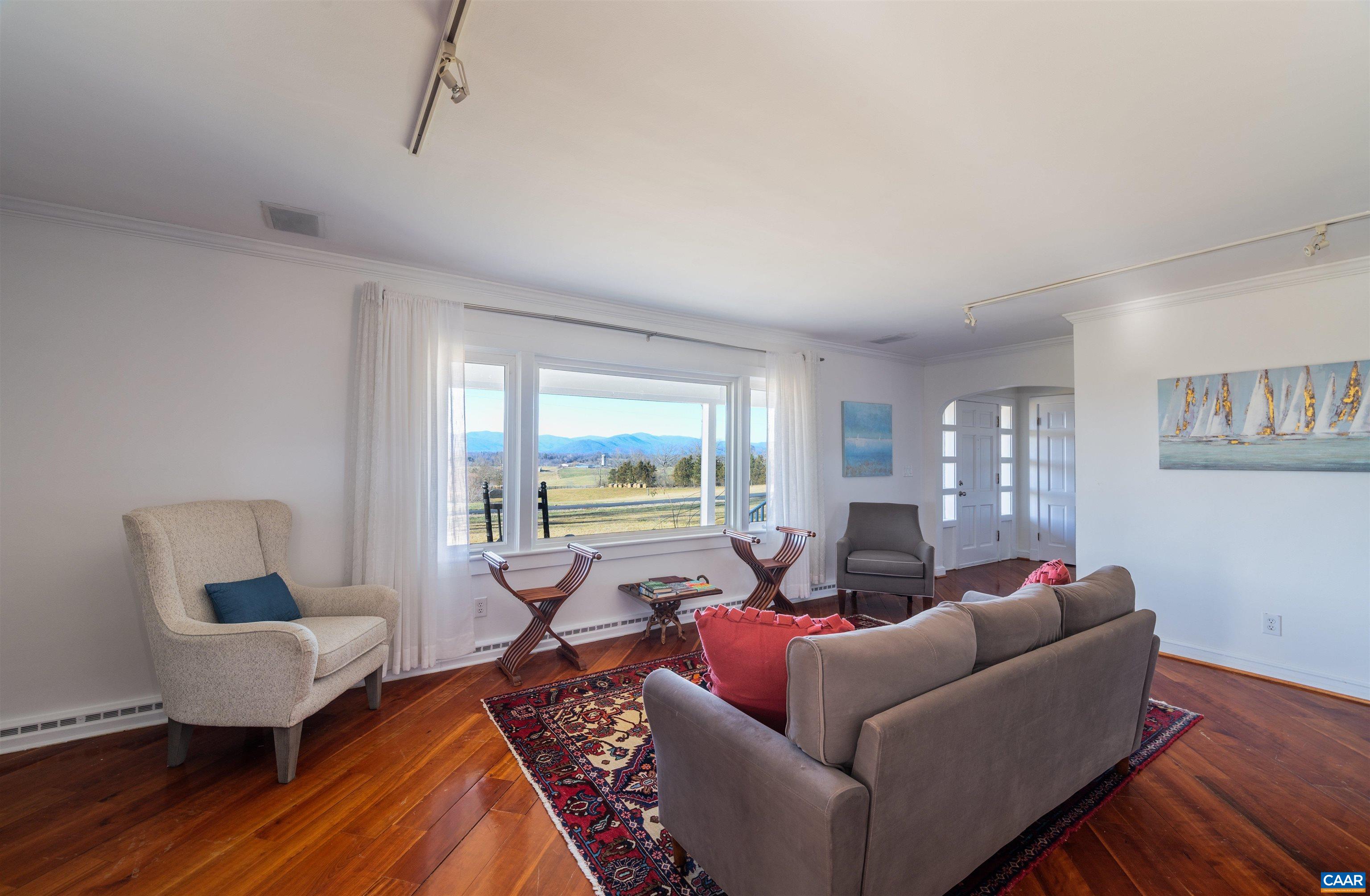 106 VISTA HEIGHTS DR