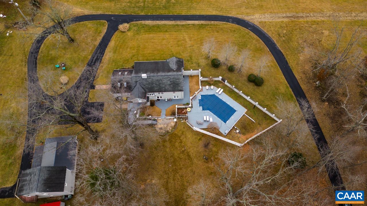 106 VISTA HEIGHTS DR